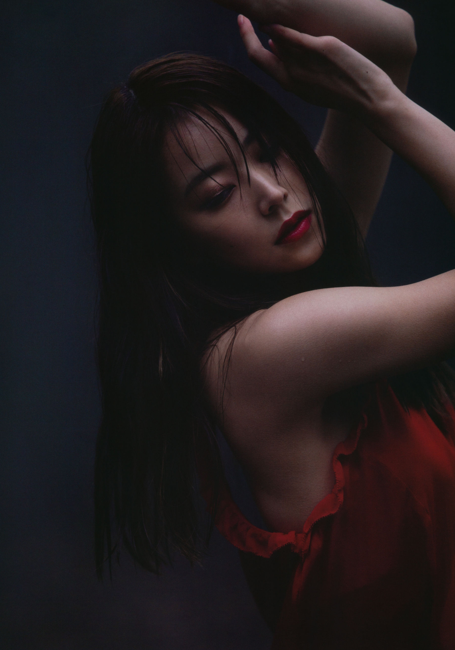 Miru Shiroma 白間美瑠 NMB48卒業記念写真集「REBORN」