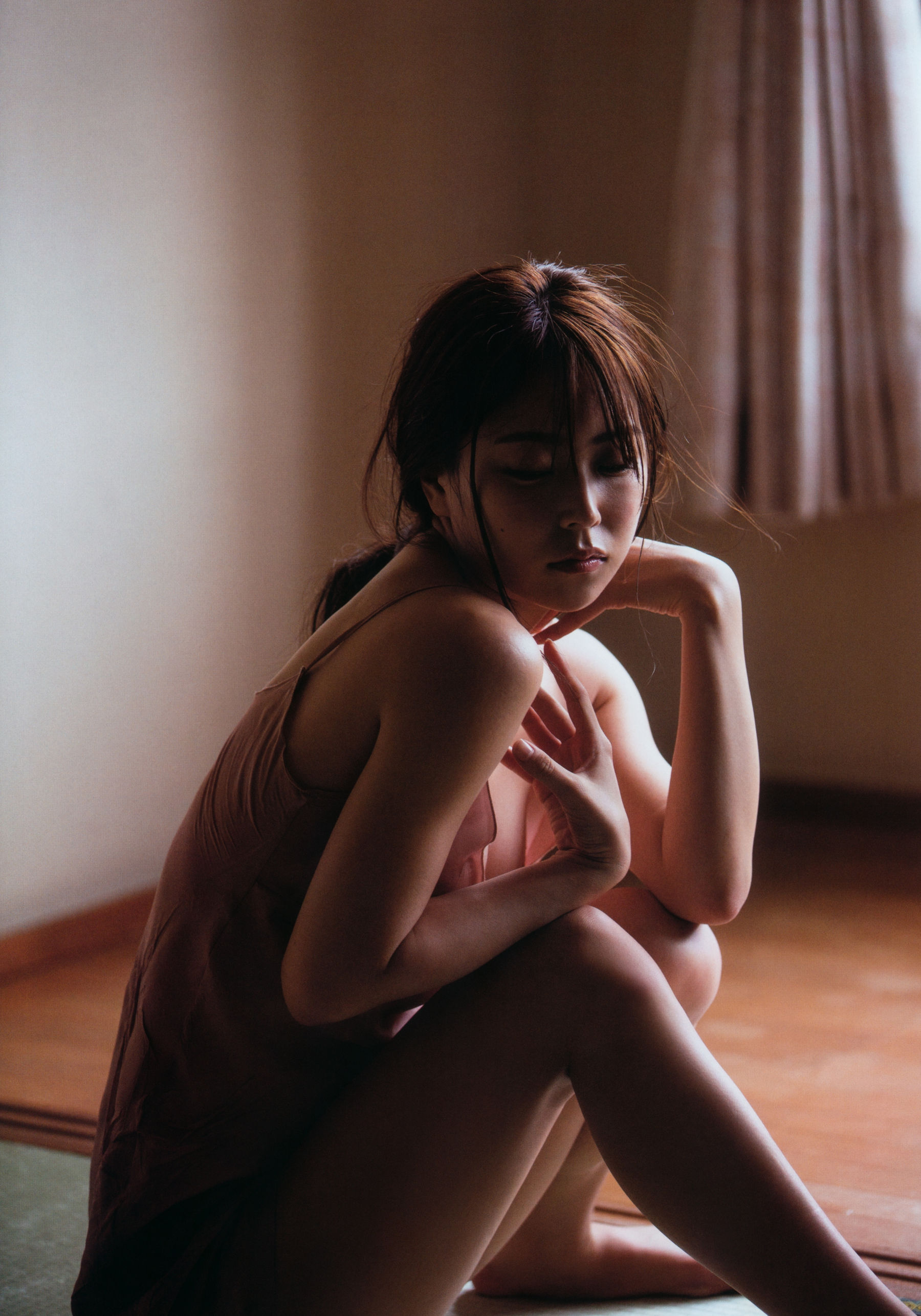 Miru Shiroma 白間美瑠 NMB48卒業記念写真集「REBORN」