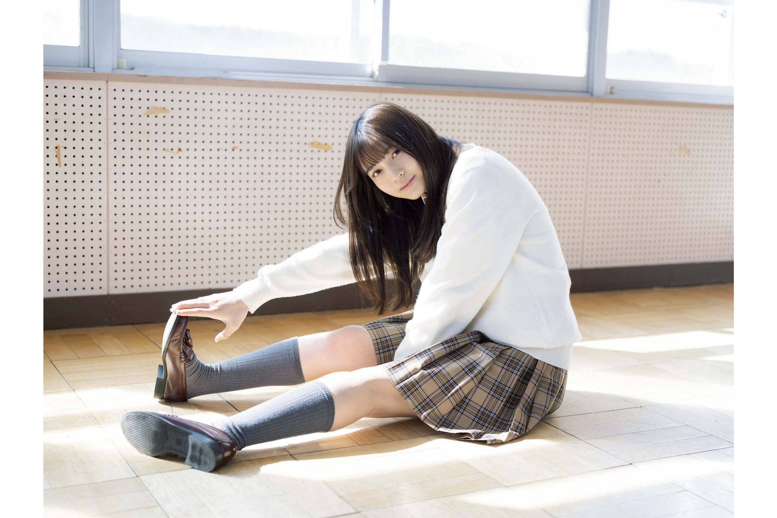 Nanako Kurosaki 黒嵜菜々子 - Girl\'s graduation 少女の卒業