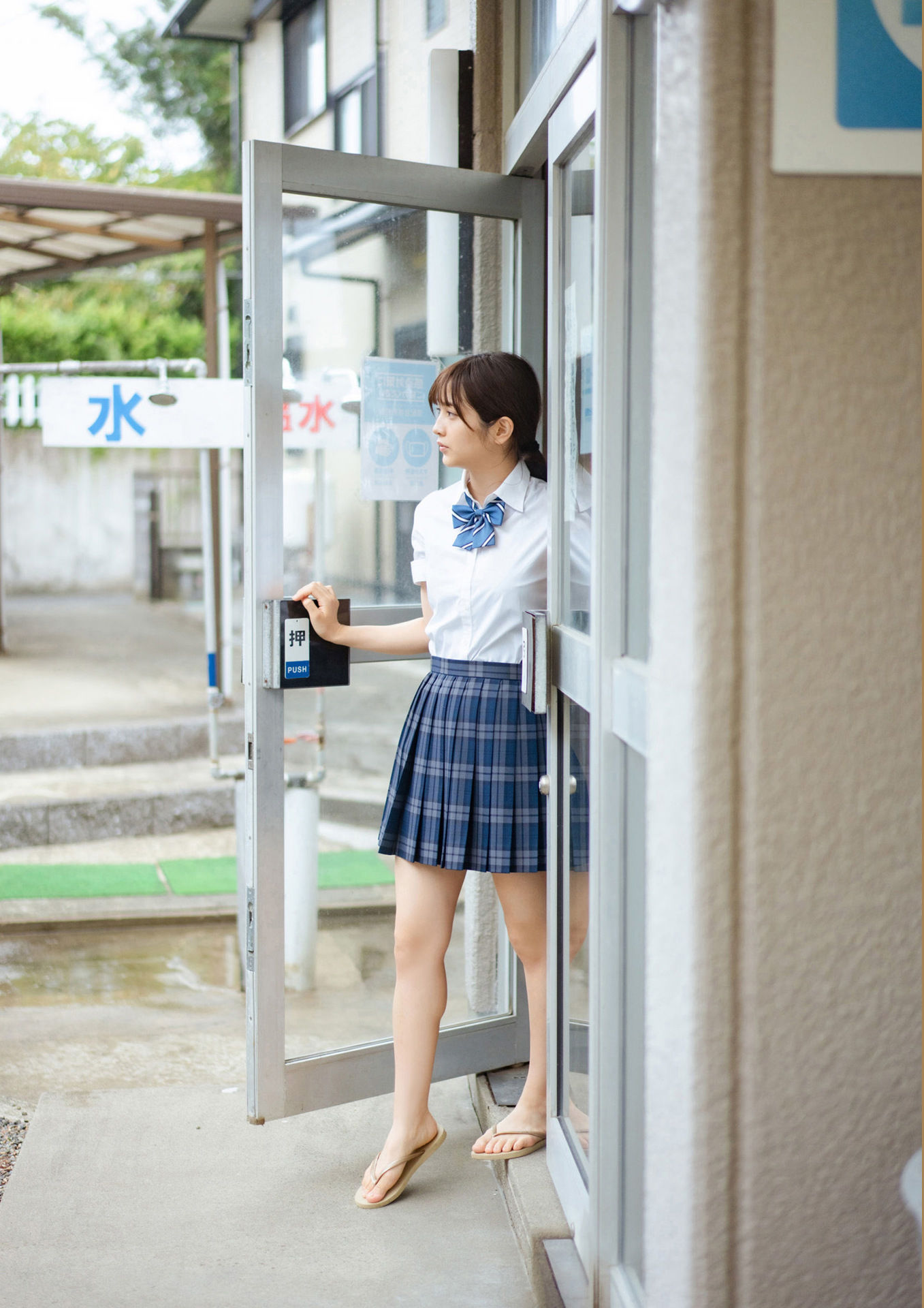 Nanako Kurosaki 黒嵜菜々子 - セーラー服を 脱がけないで！！