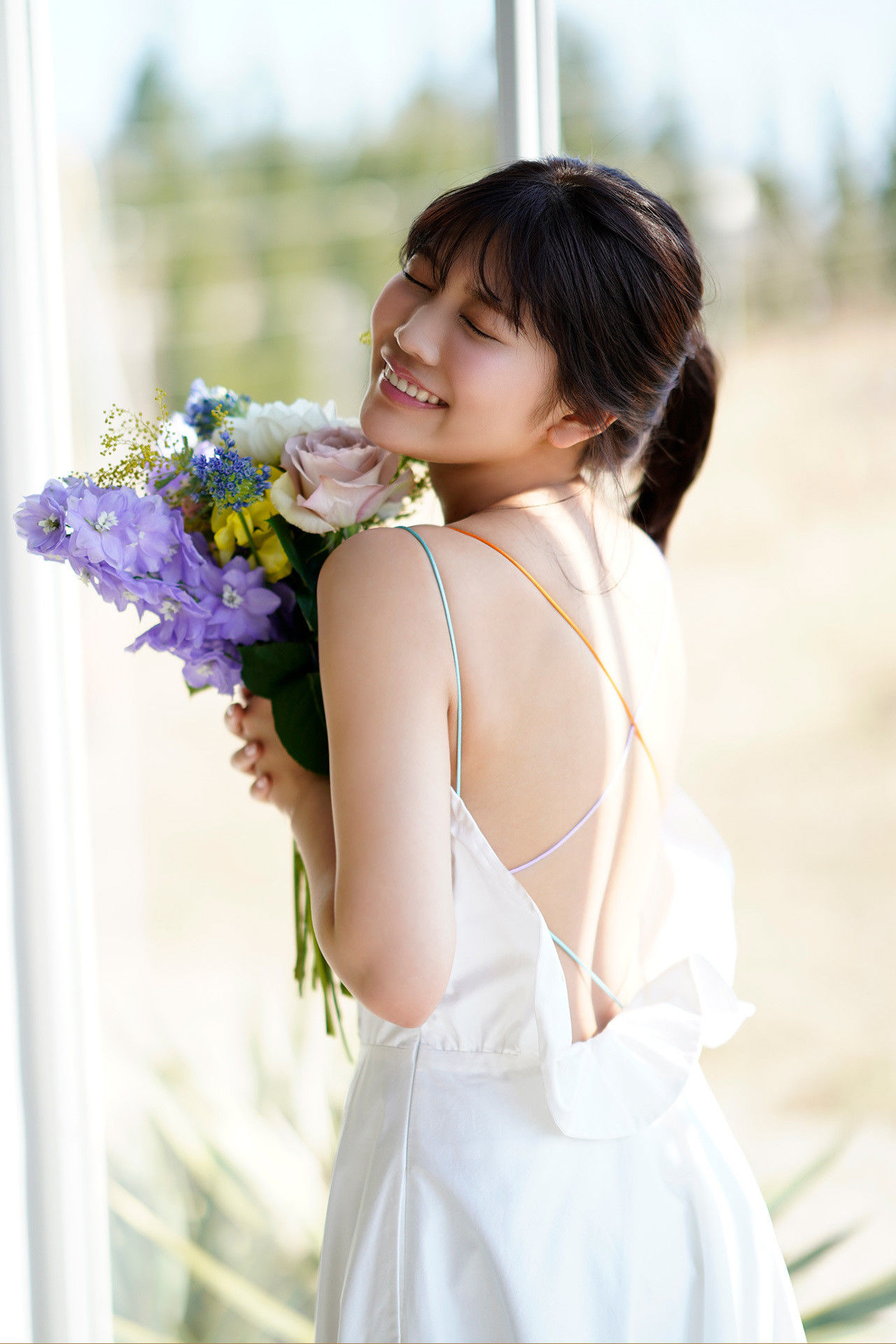 Reona Matsushita 松下玲緒菜 - Journey with bare skin 素肌で、旅立ち