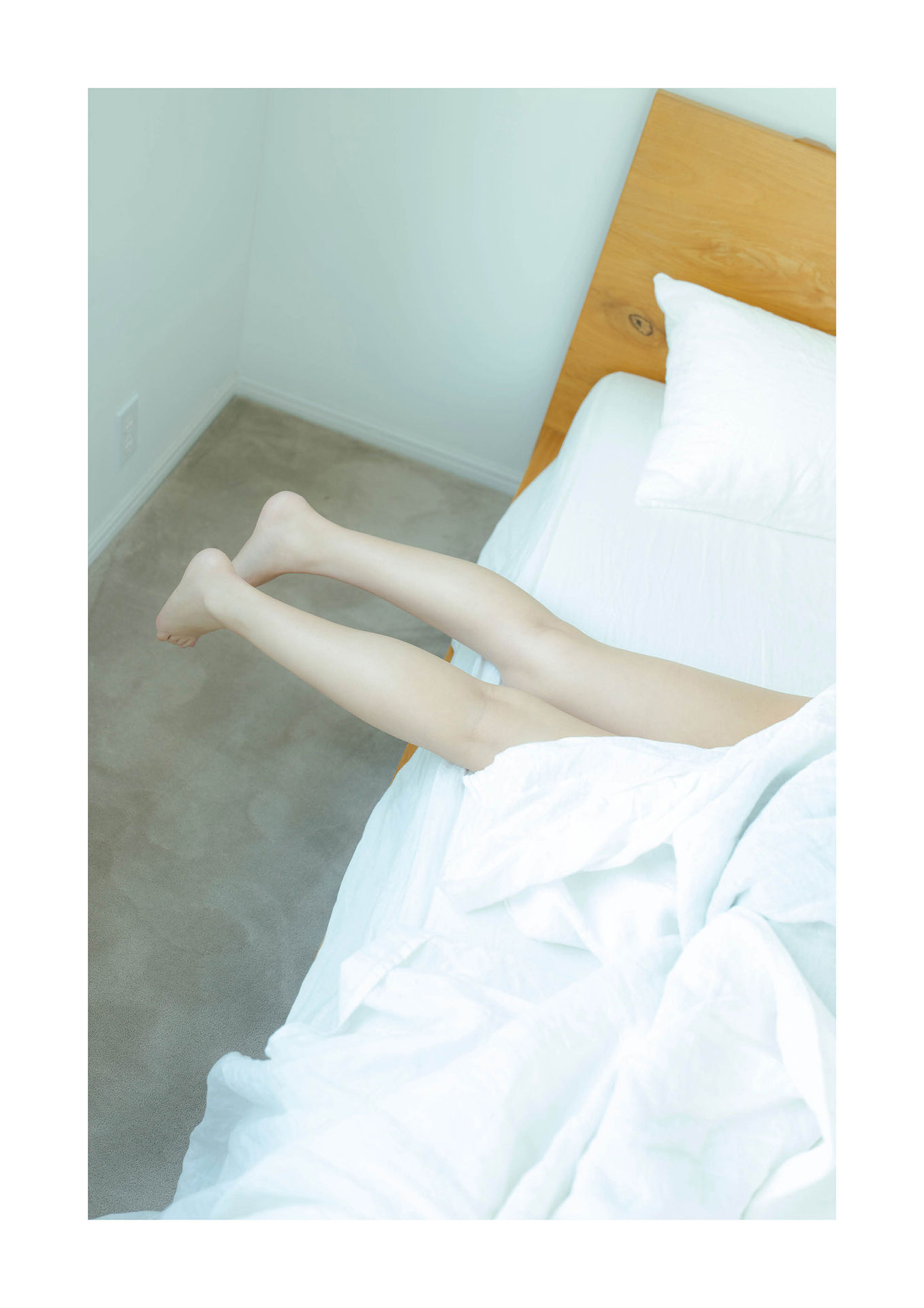 Reona Matsushita 松下玲緒菜 – Take Off