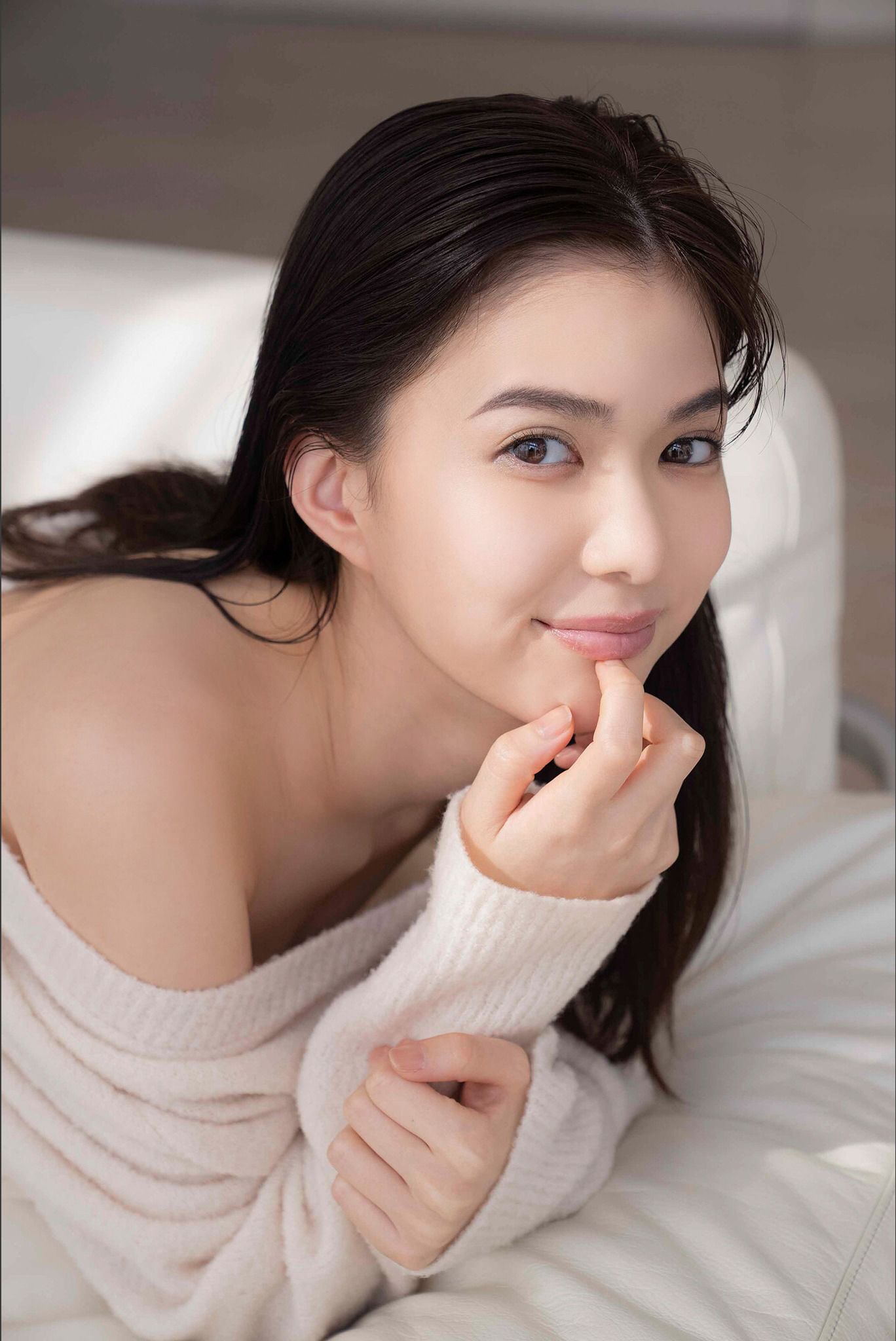 Riko Matsudaira 松平璃子 - Glossy body 艶めくボディ