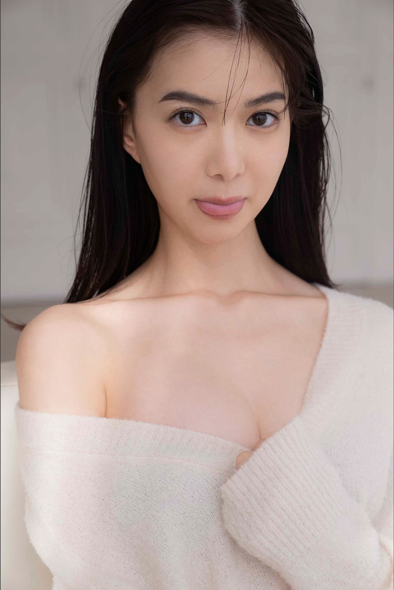 Riko Matsudaira 松平璃子 - Glossy body 艶めくボディ