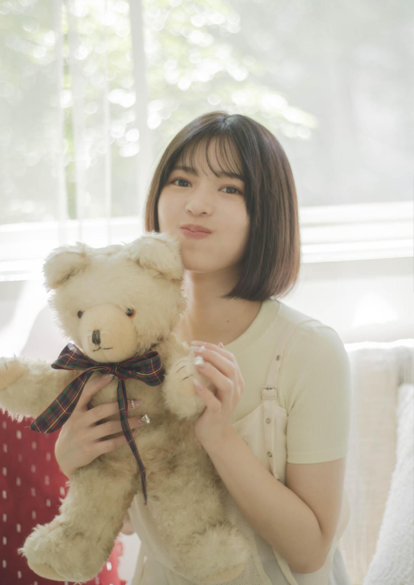 Shiika Arai 新井椎夏 - 1st Photobook I\'m happy うれしいな