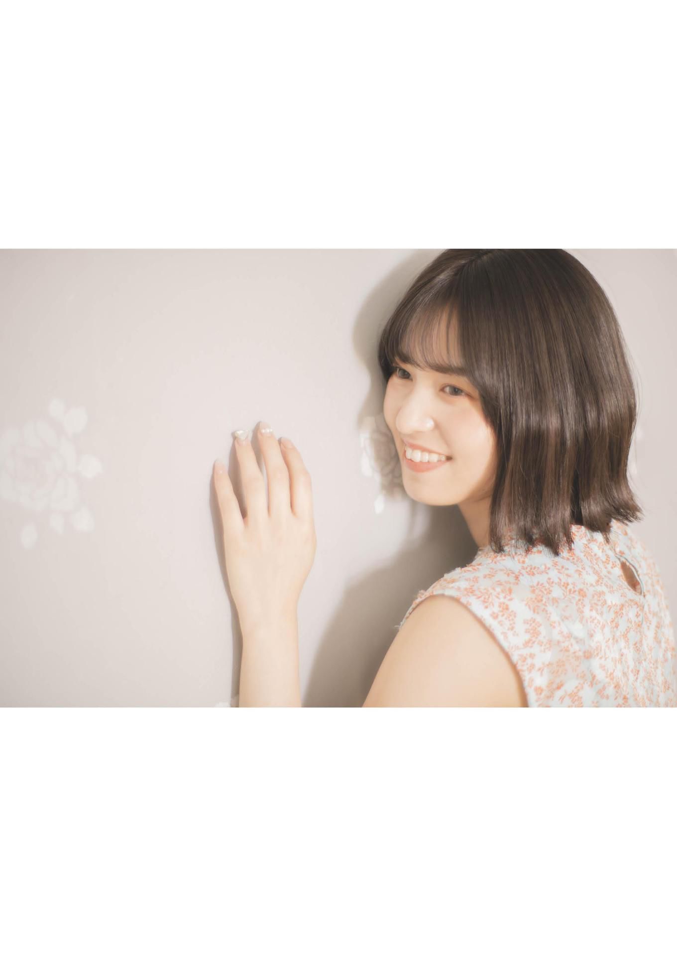 Shiika Arai 新井椎夏 - 1st Photobook I\'m happy うれしいな