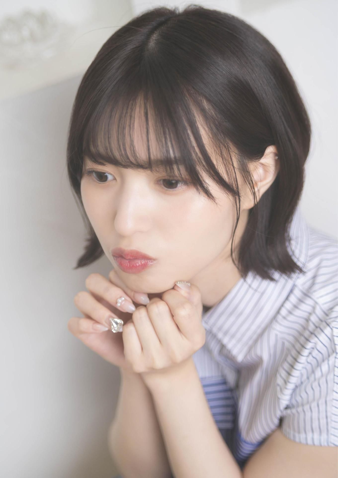 Shiika Arai 新井椎夏 - 1st Photobook I\'m happy うれしいな