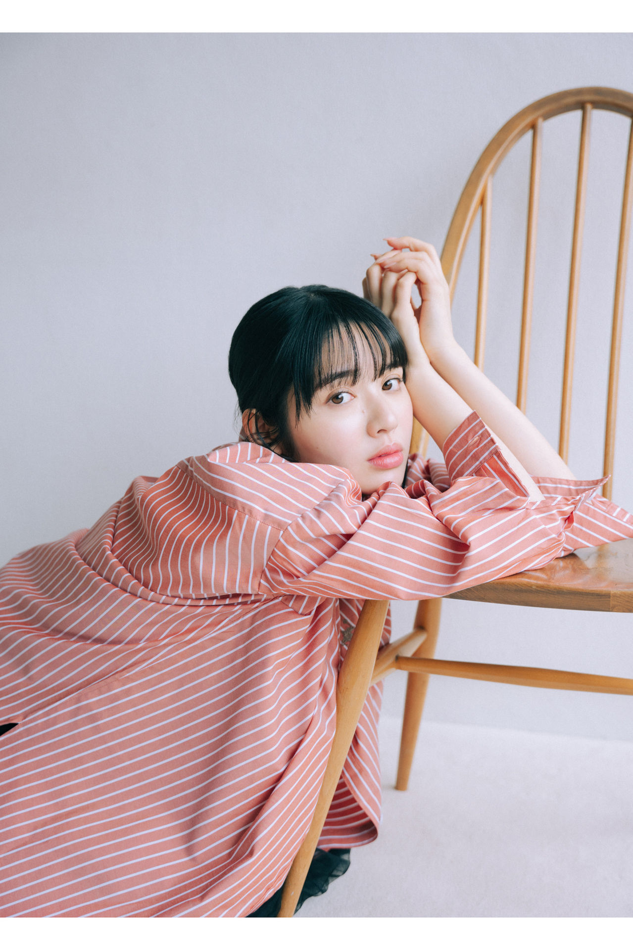 Suzuka Chinzei 鎮西寿々歌 - WHITE graph