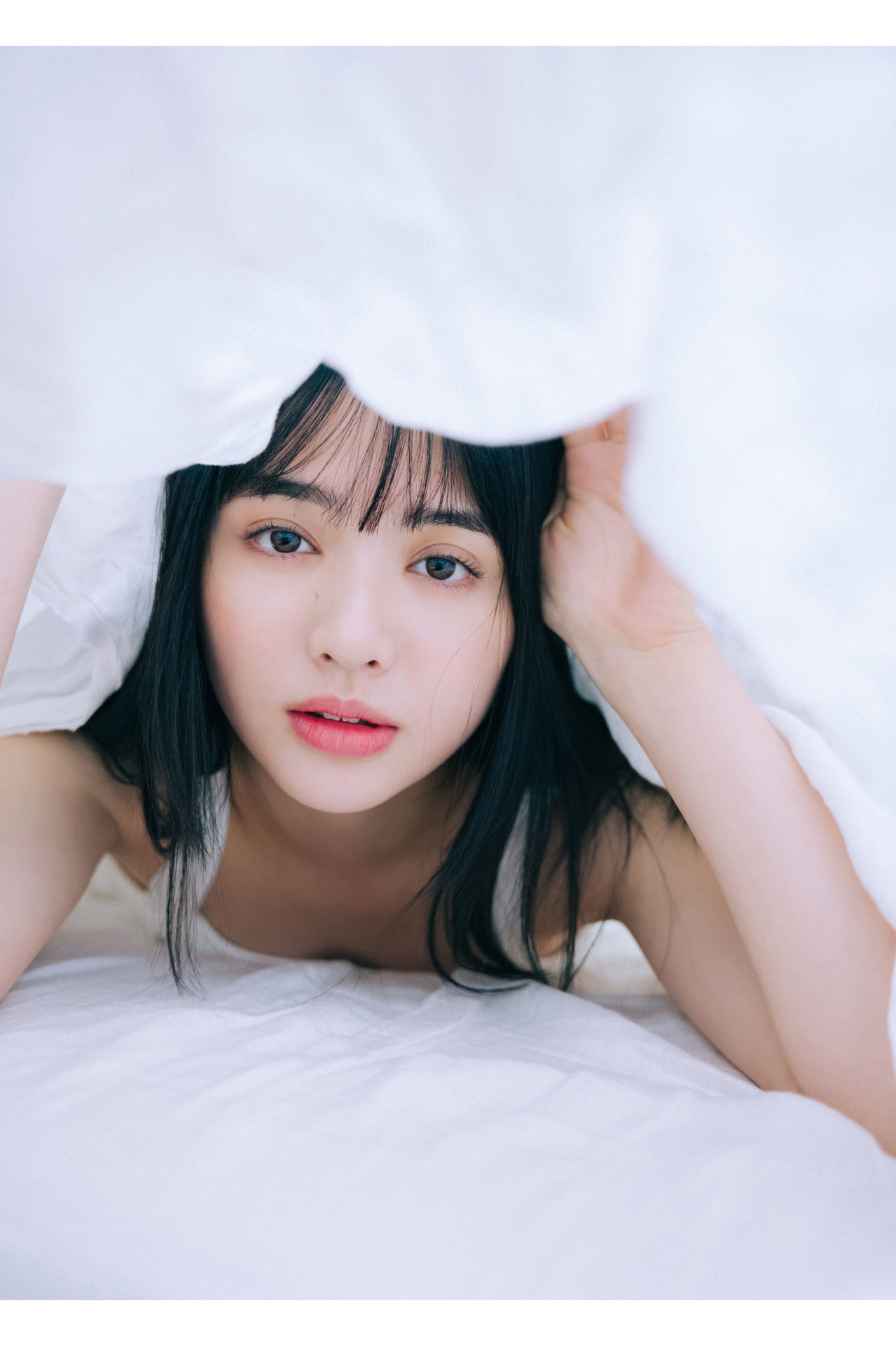 Suzuka Chinzei 鎮西寿々歌 - WHITE graph