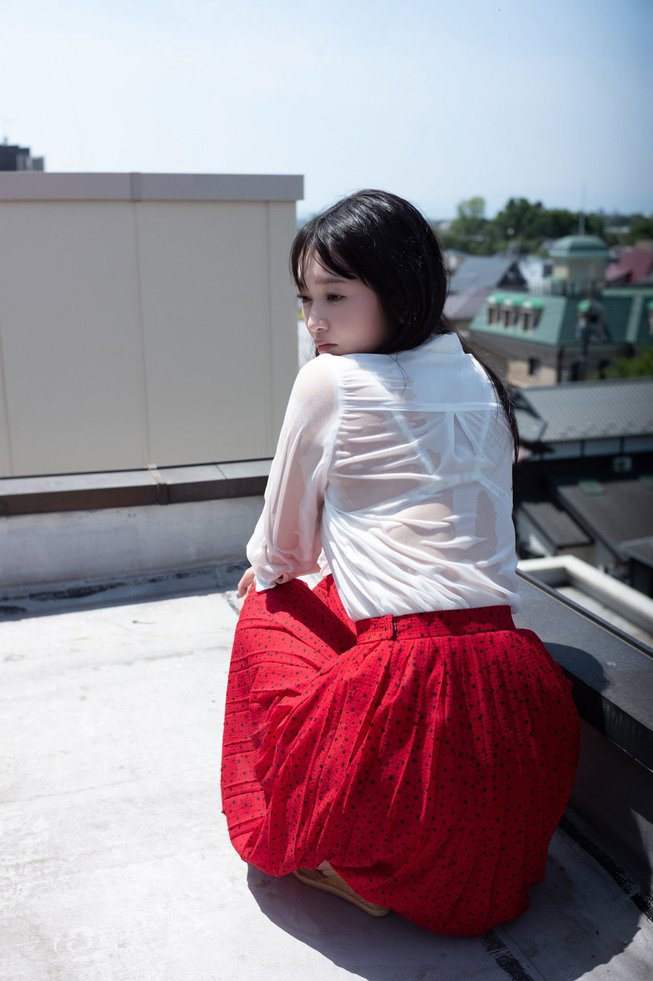 Suzuka Sayama 佐山すずか - 夕立に濡れたカラダ