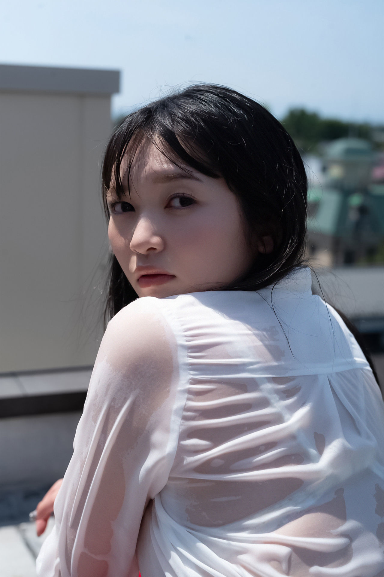 Suzuka Sayama 佐山すずか - 夕立に濡れたカラダ