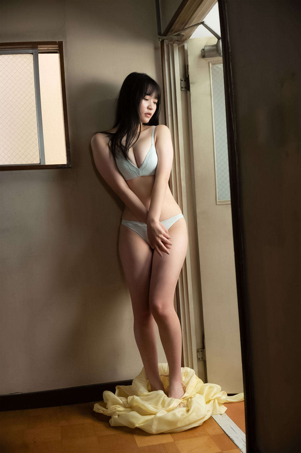 Suzuka Sayama 佐山すずか - 夕立に濡れたカラダ