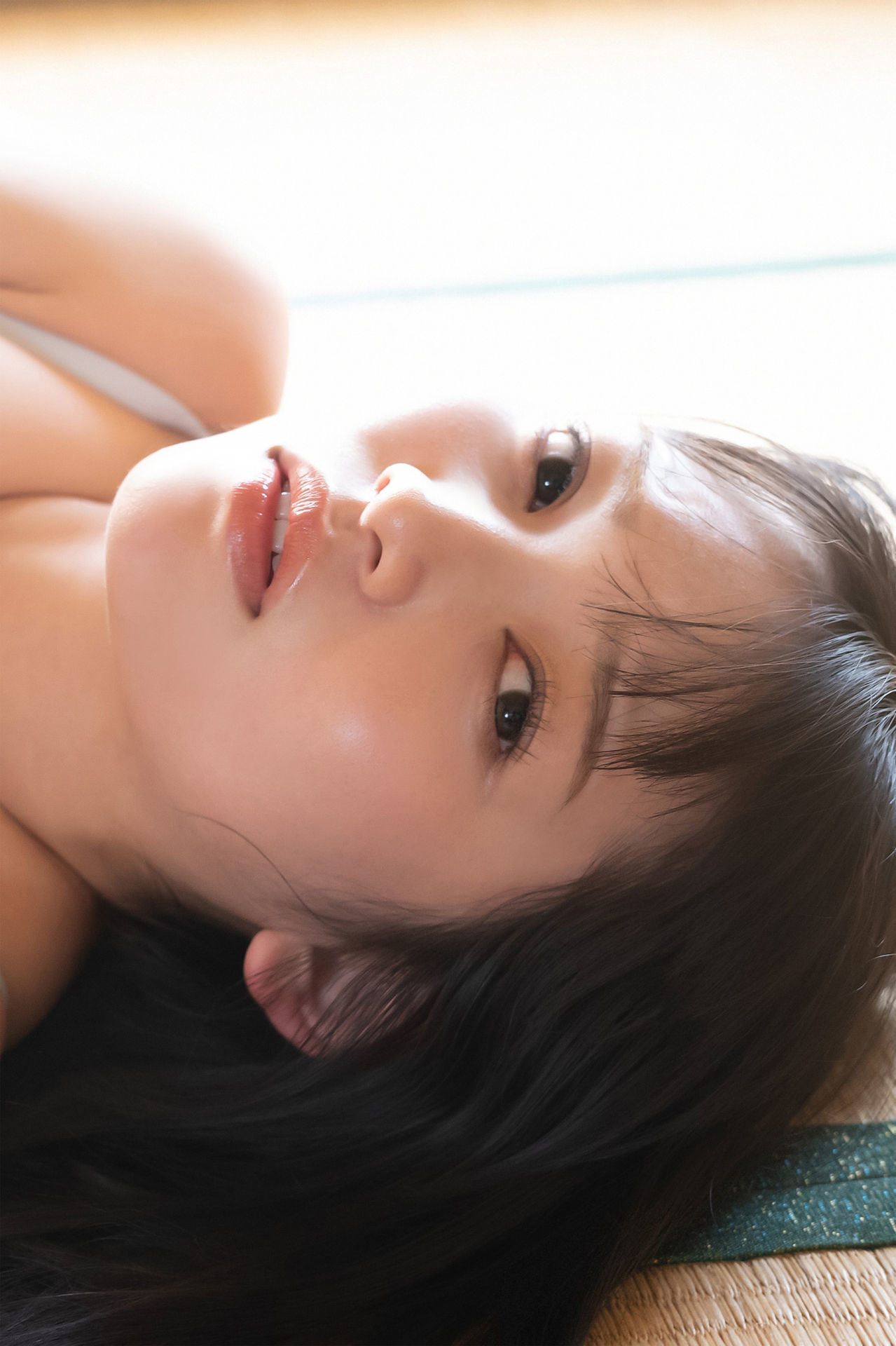 Suzuka Sayama 佐山すずか - 夕立に濡れたカラダ