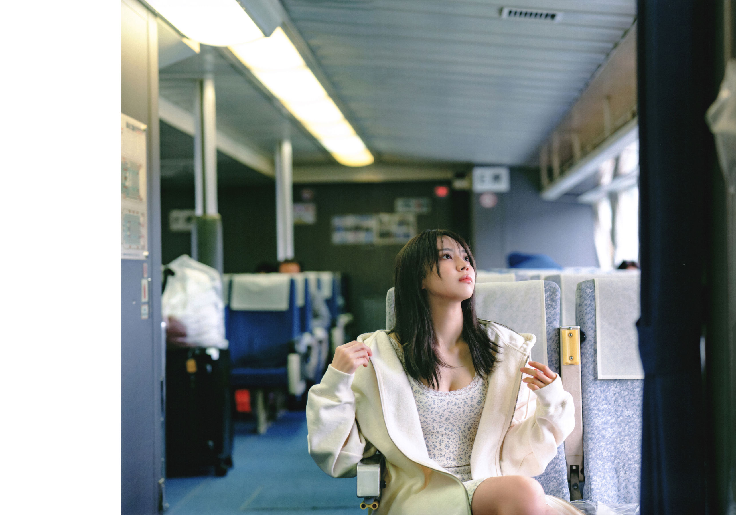 Yui Kobayashi 小林由依 - Unexpectedness 意外性