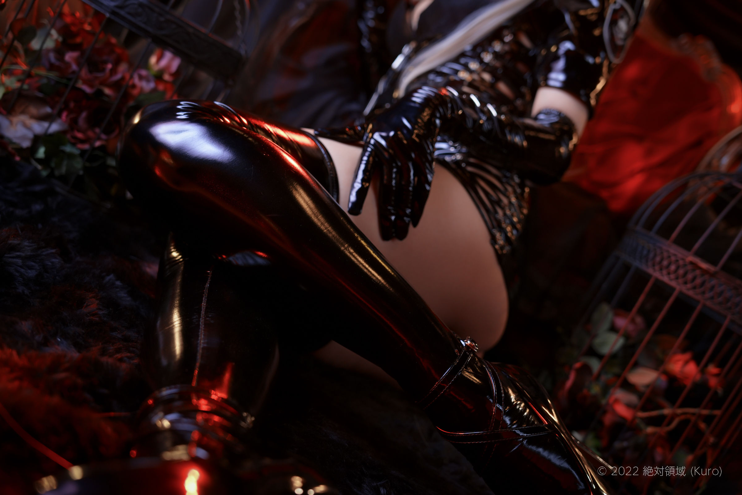 [Cosplay] [Zettai Ryoiki] Kuro くろ - BLACK ENAMEL NURSE