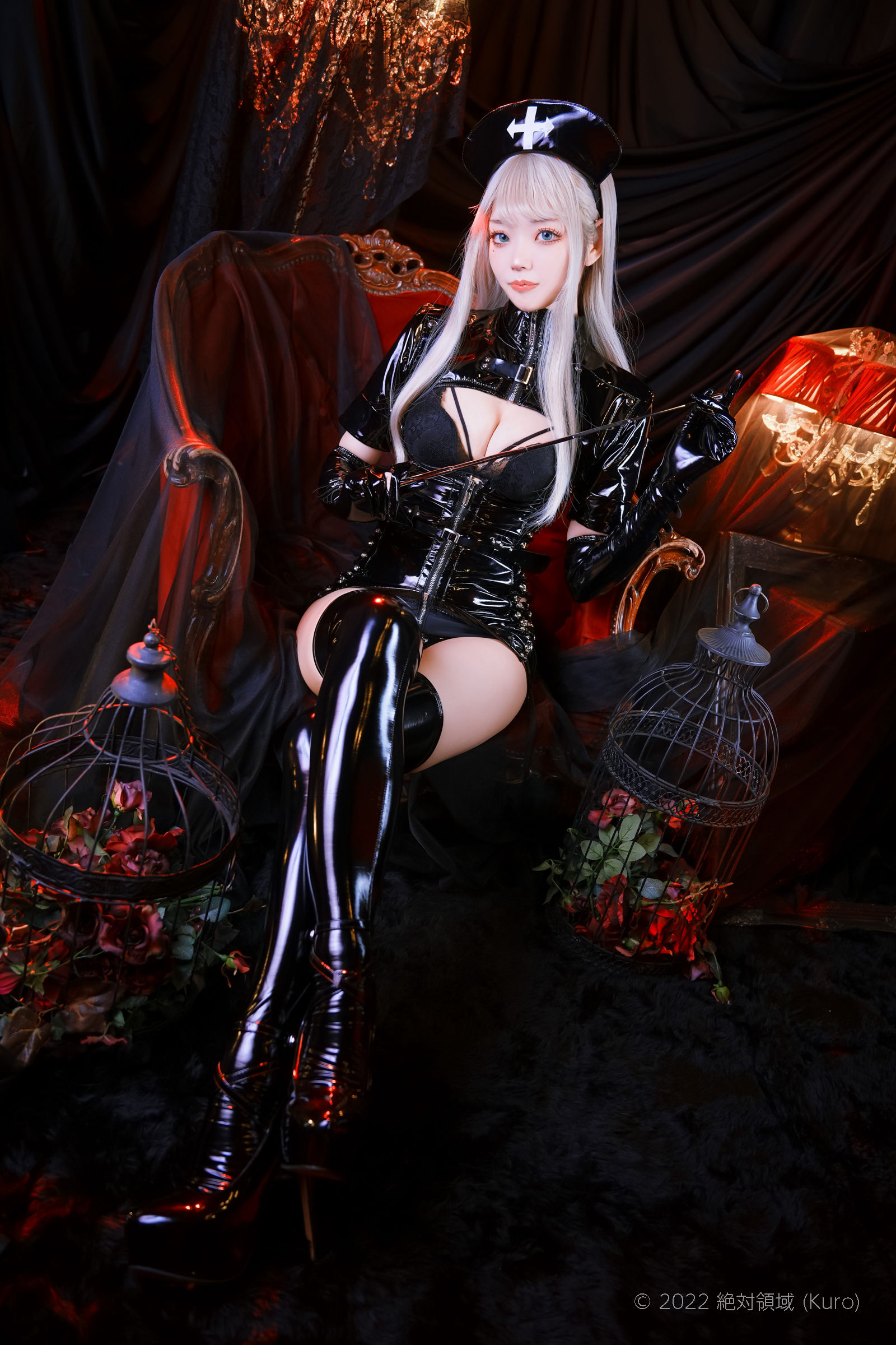 [Cosplay] [Zettai Ryoiki] Kuro くろ - BLACK ENAMEL NURSE