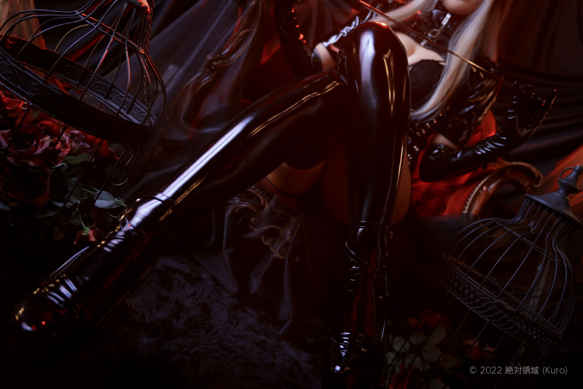 [Cosplay] [Zettai Ryoiki] Kuro くろ - BLACK ENAMEL NURSE