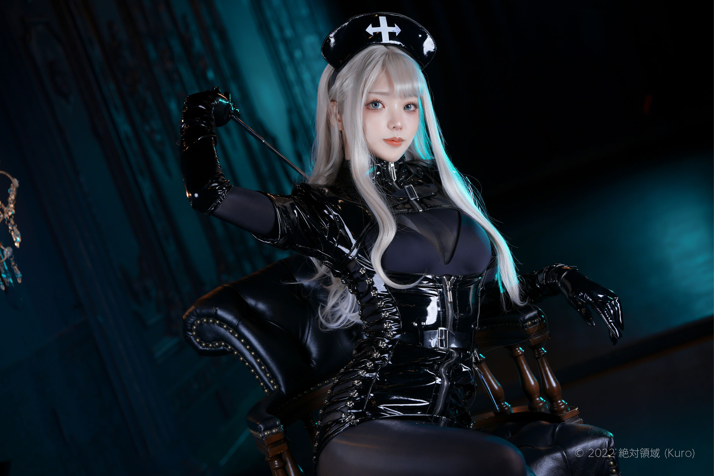 [Cosplay] [Zettai Ryoiki] Kuro くろ - BLACK ENAMEL NURSE