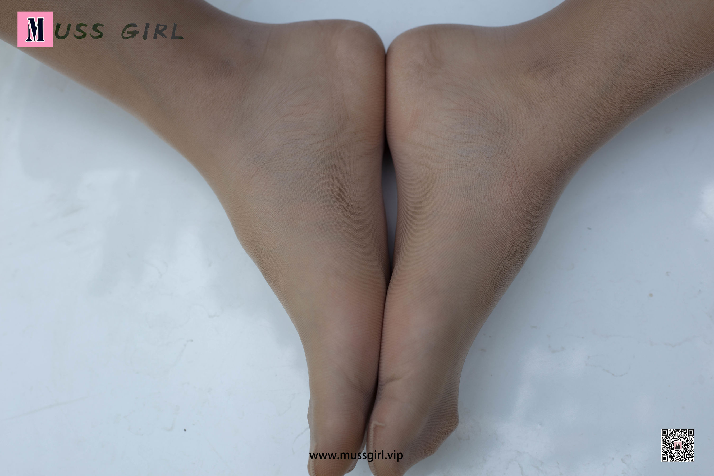 [慕丝女郎MussGirl] No.135 牛仔热裤肉丝美女