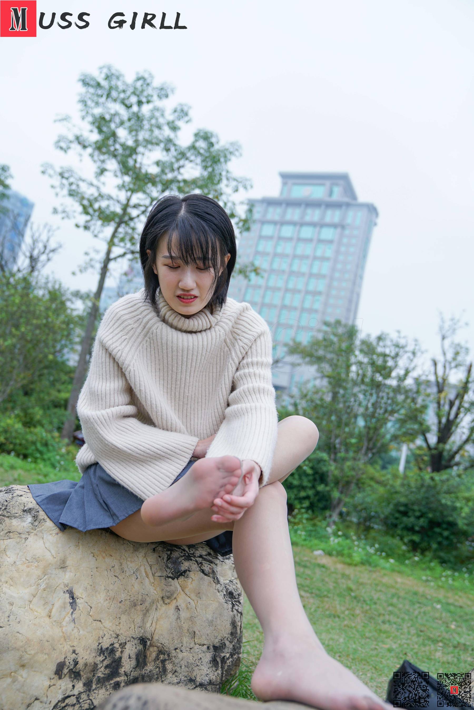 [慕丝女郎MussGirl] No.199 公园百褶裙肉丝