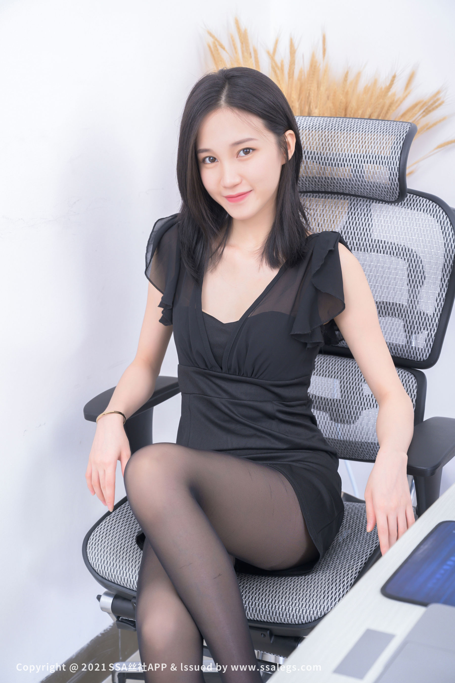 [SSA丝社]超清写真 No.780 模特 晶晶 的黑色丝袜（上）