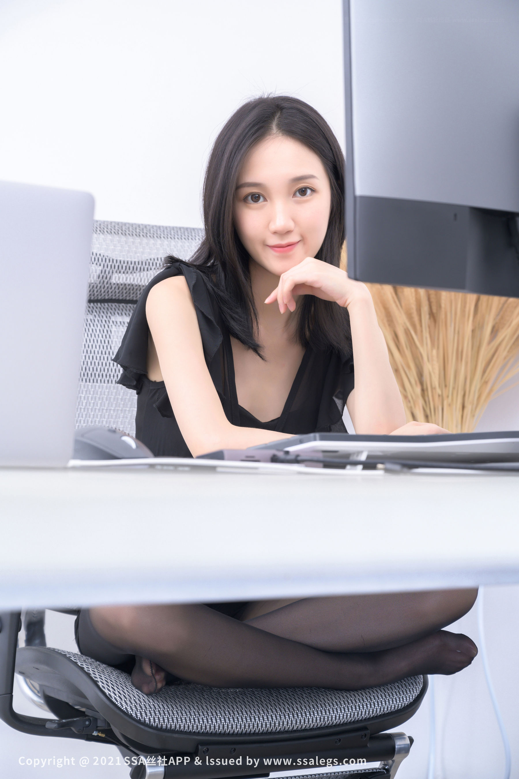 [SSA丝社]超清写真 No.781 模特 晶晶 的黑丝袜美脚（下）