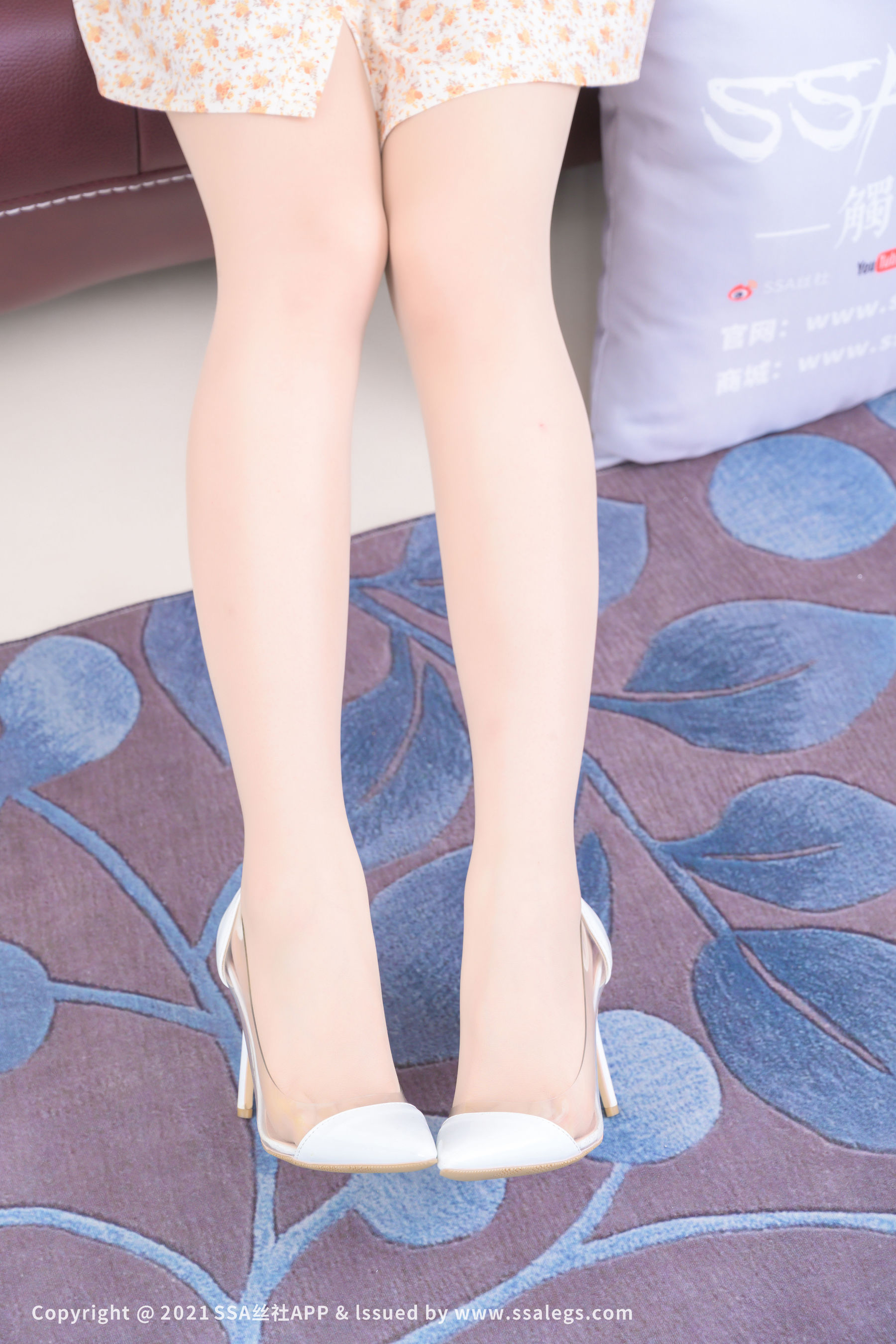 [SSA丝社]超清写真 No.782 模特 小鹿 的肉色丝袜美腿（上）