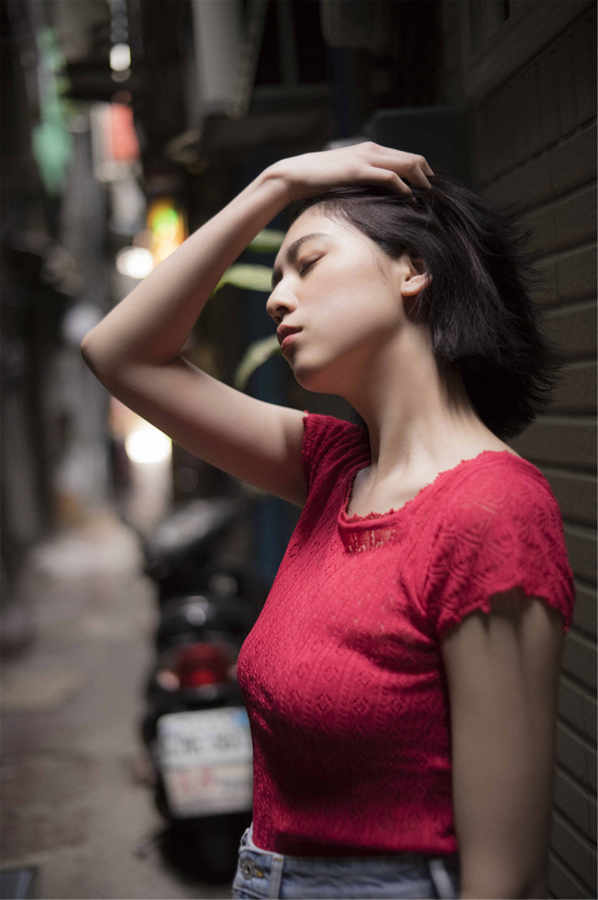三吉彩花 空をこえて