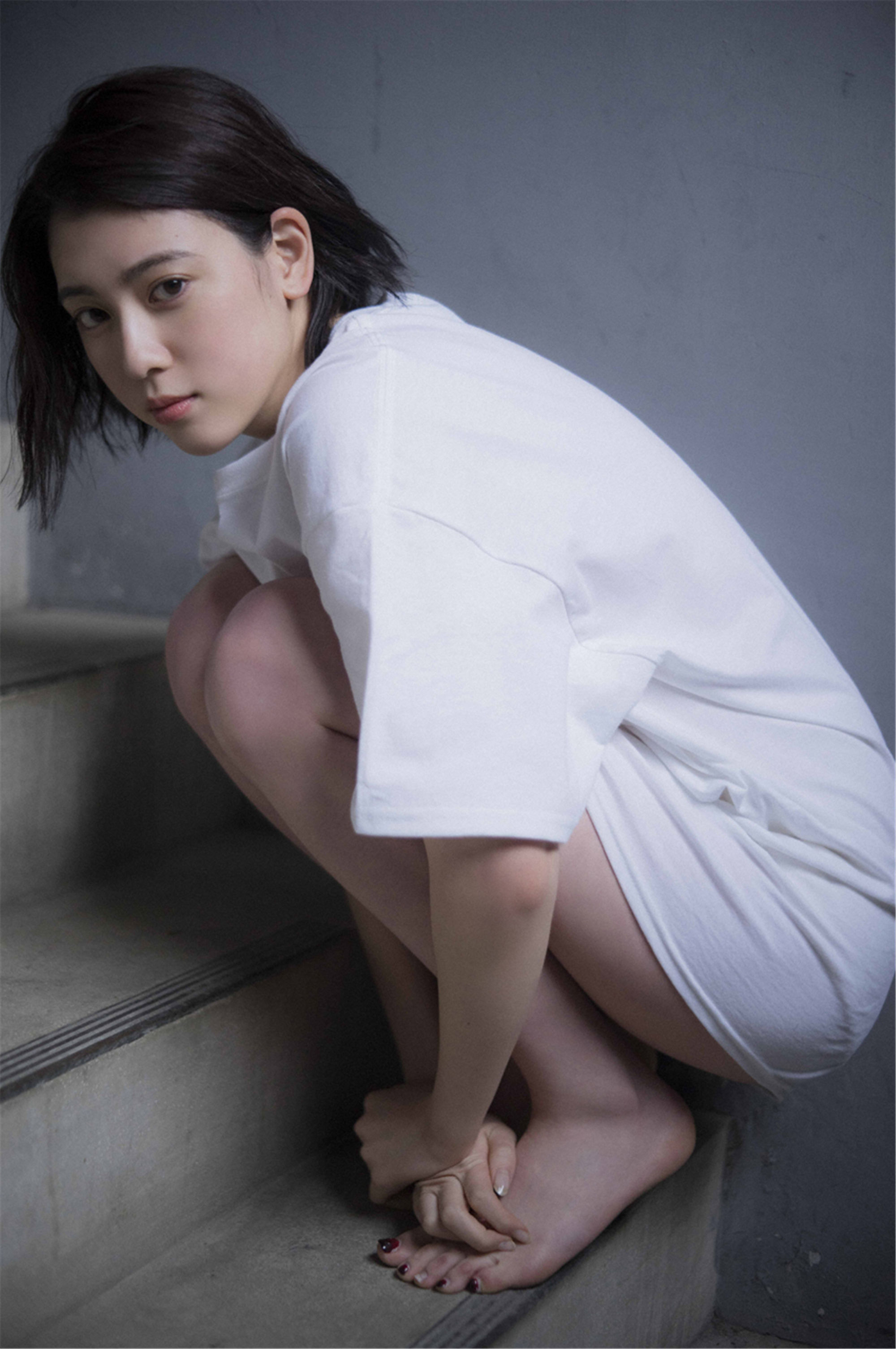 三吉彩花 空をこえて