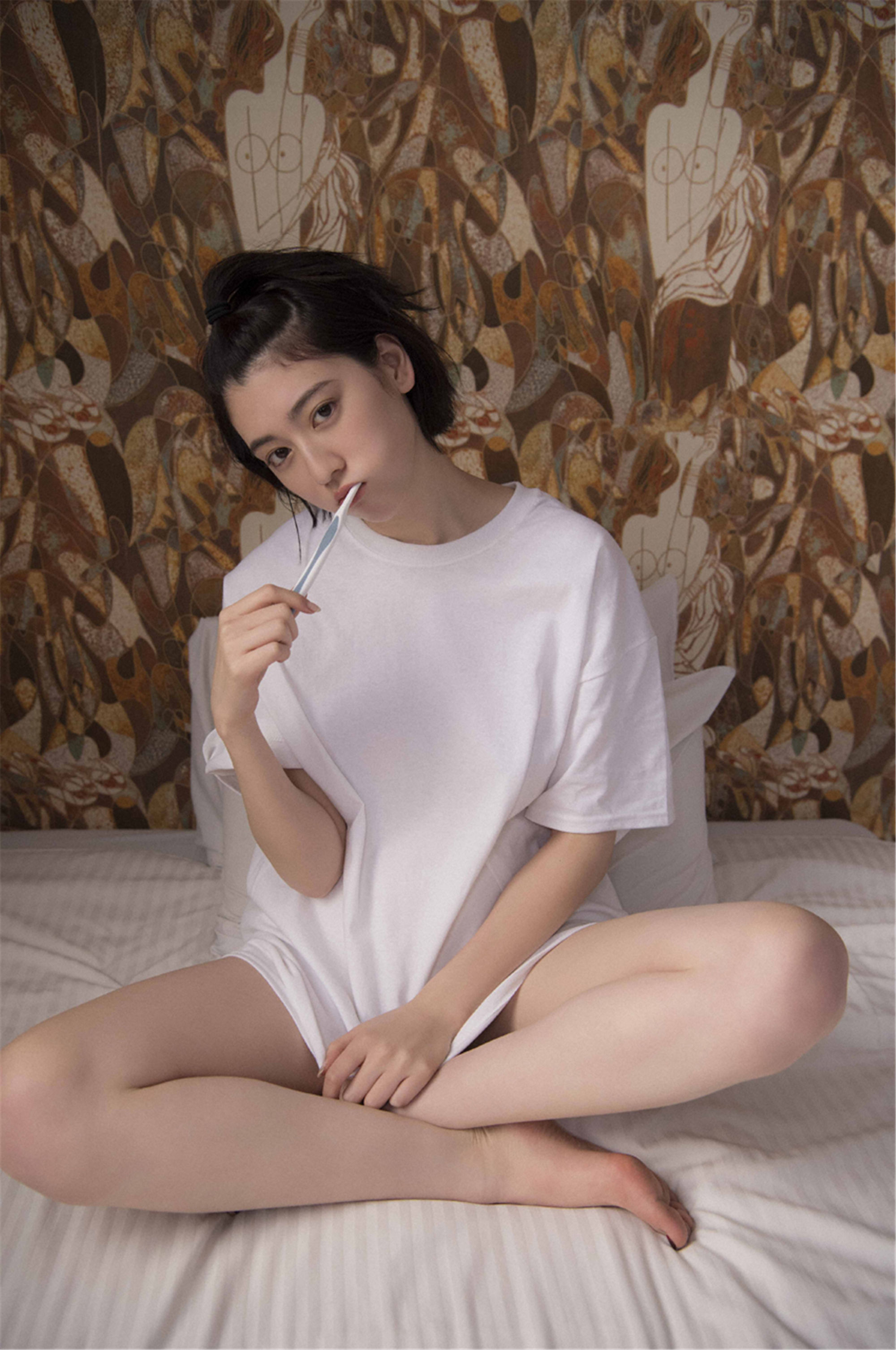 三吉彩花 空をこえて