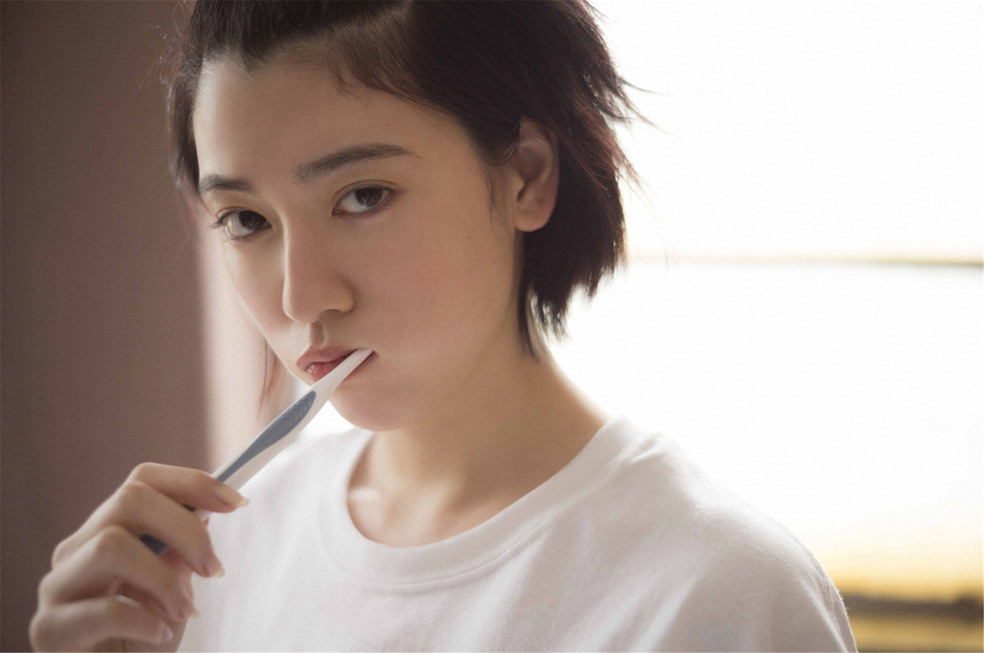 三吉彩花 空をこえて