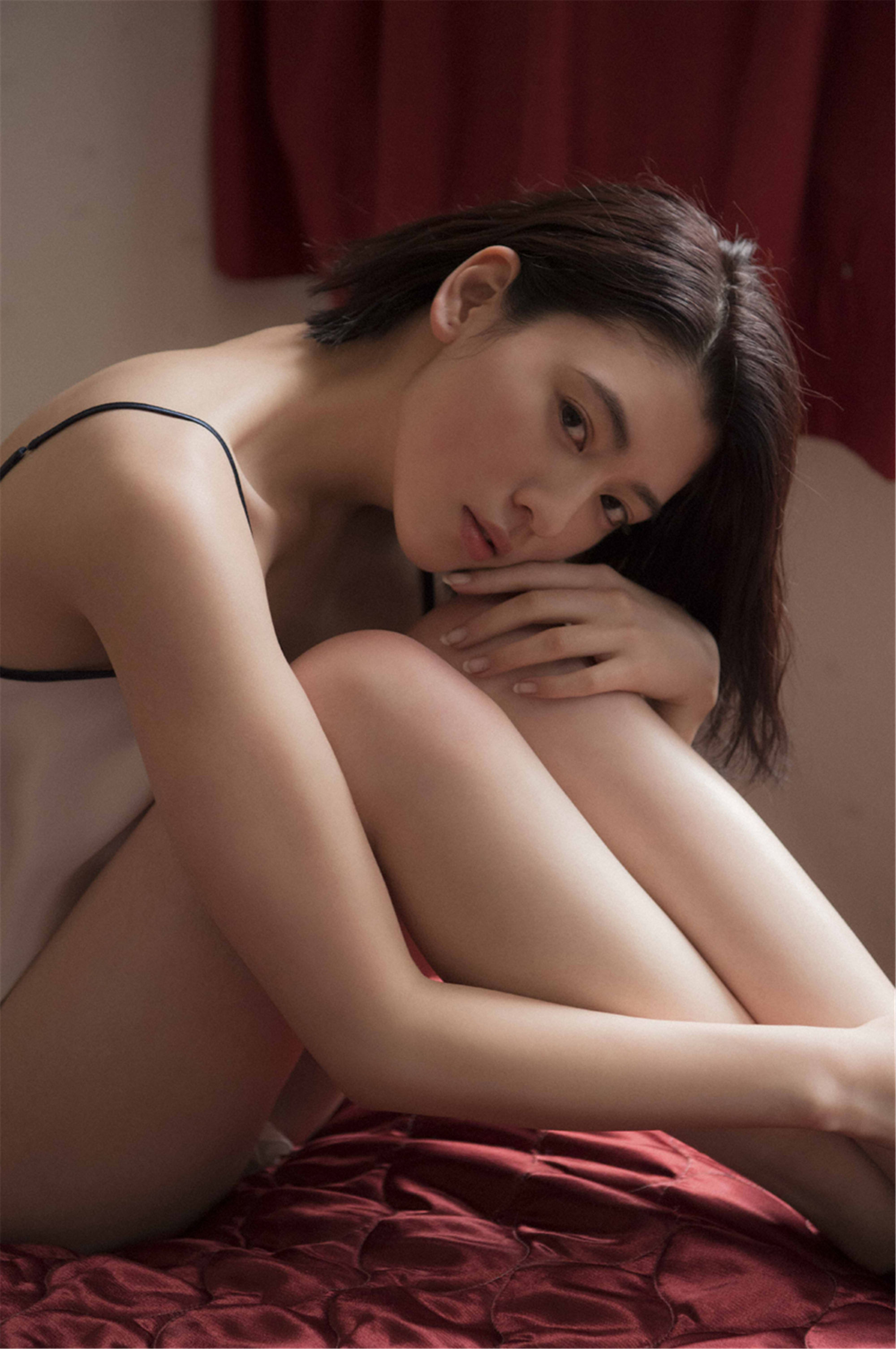 三吉彩花 空をこえて