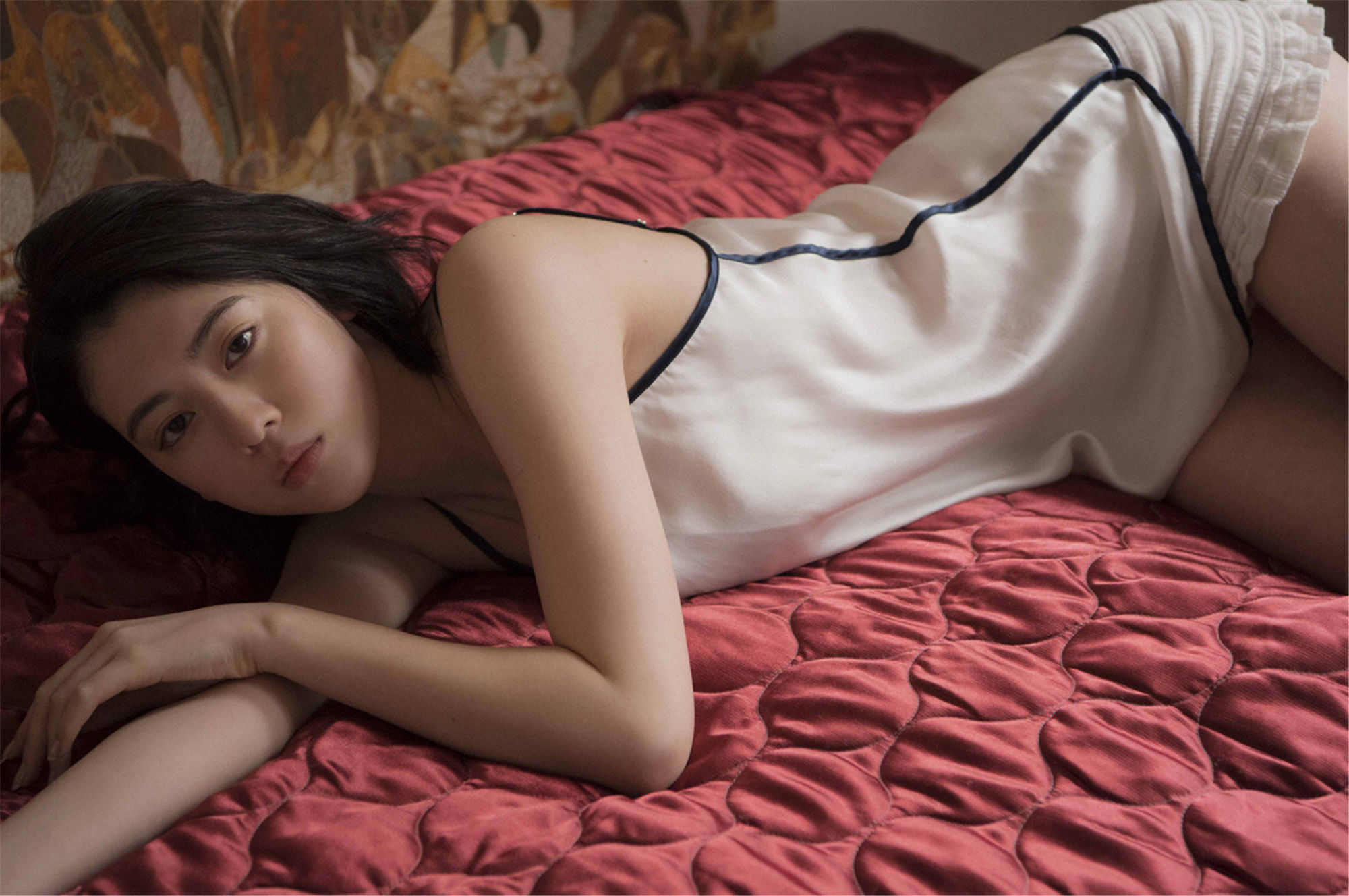三吉彩花 空をこえて