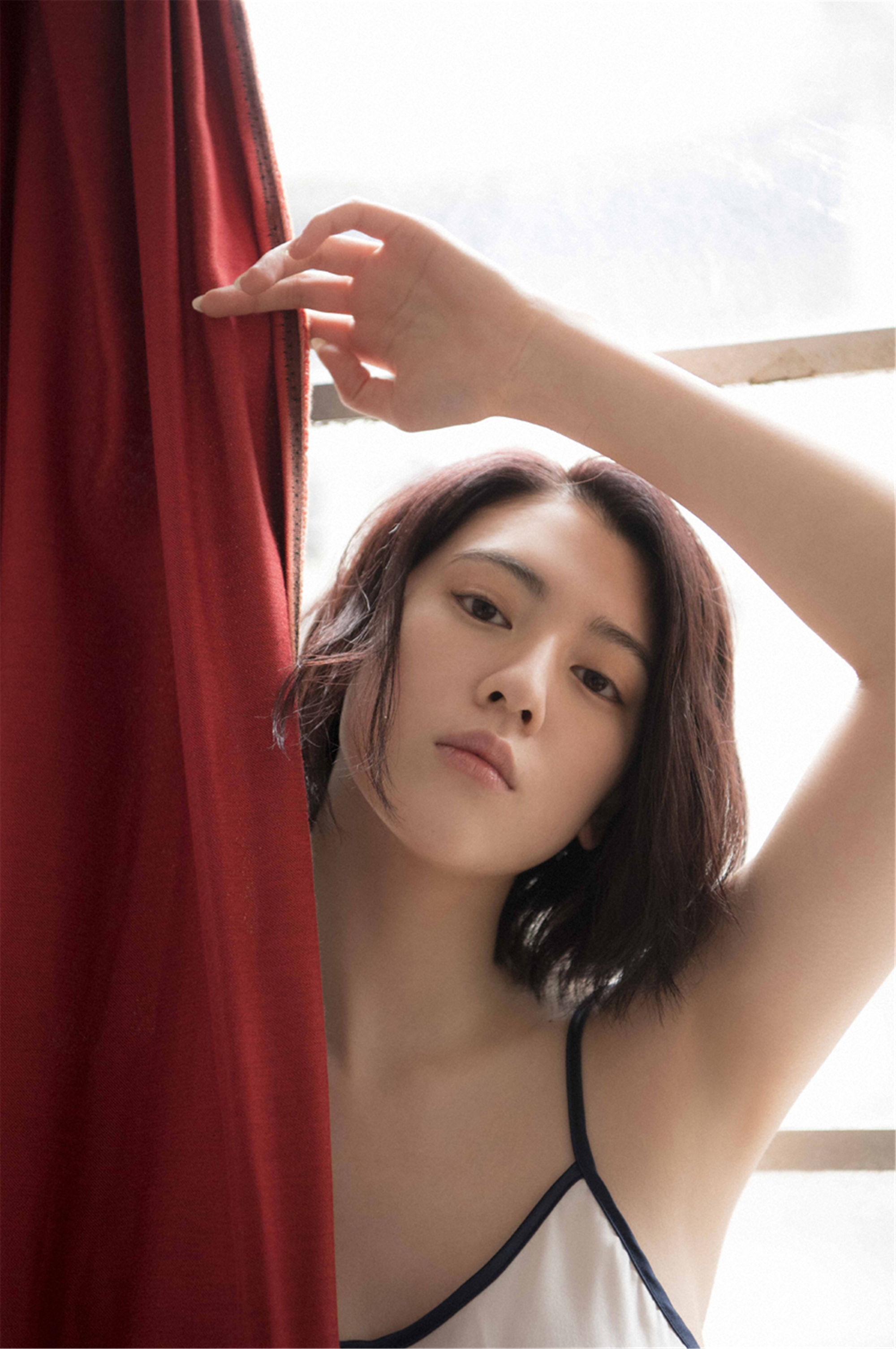 三吉彩花 空をこえて
