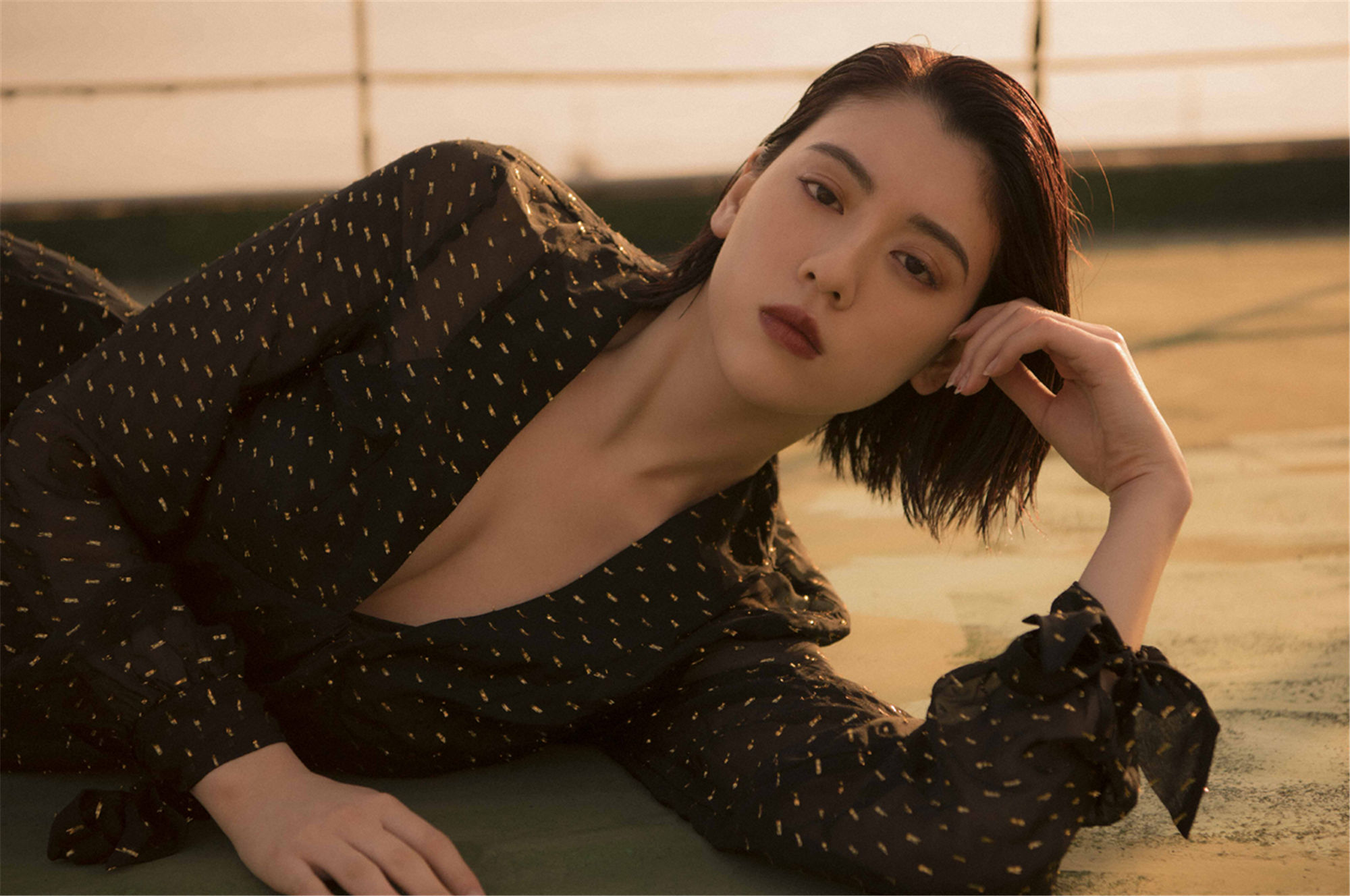 三吉彩花 空をこえて