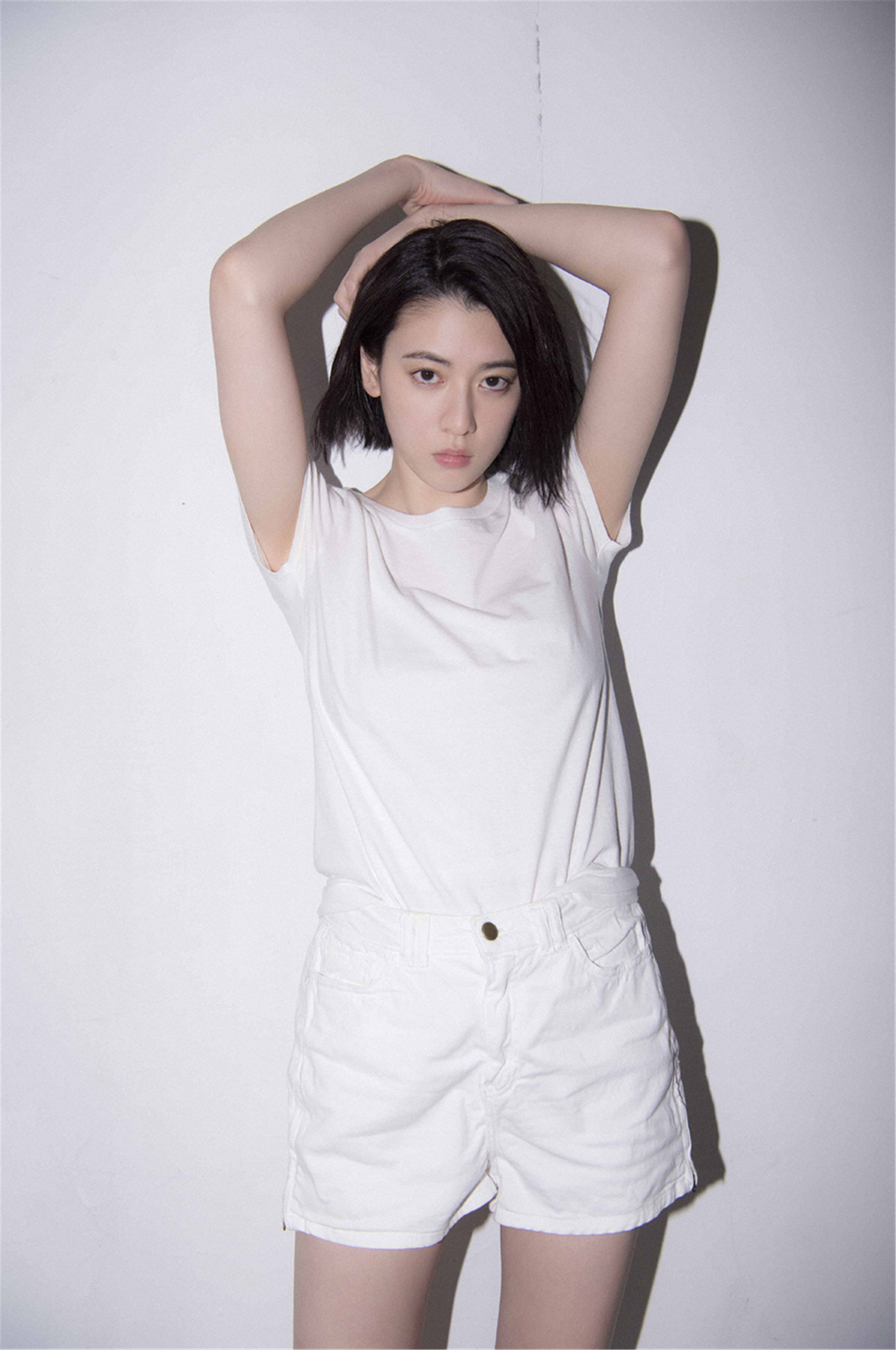 三吉彩花 空をこえて