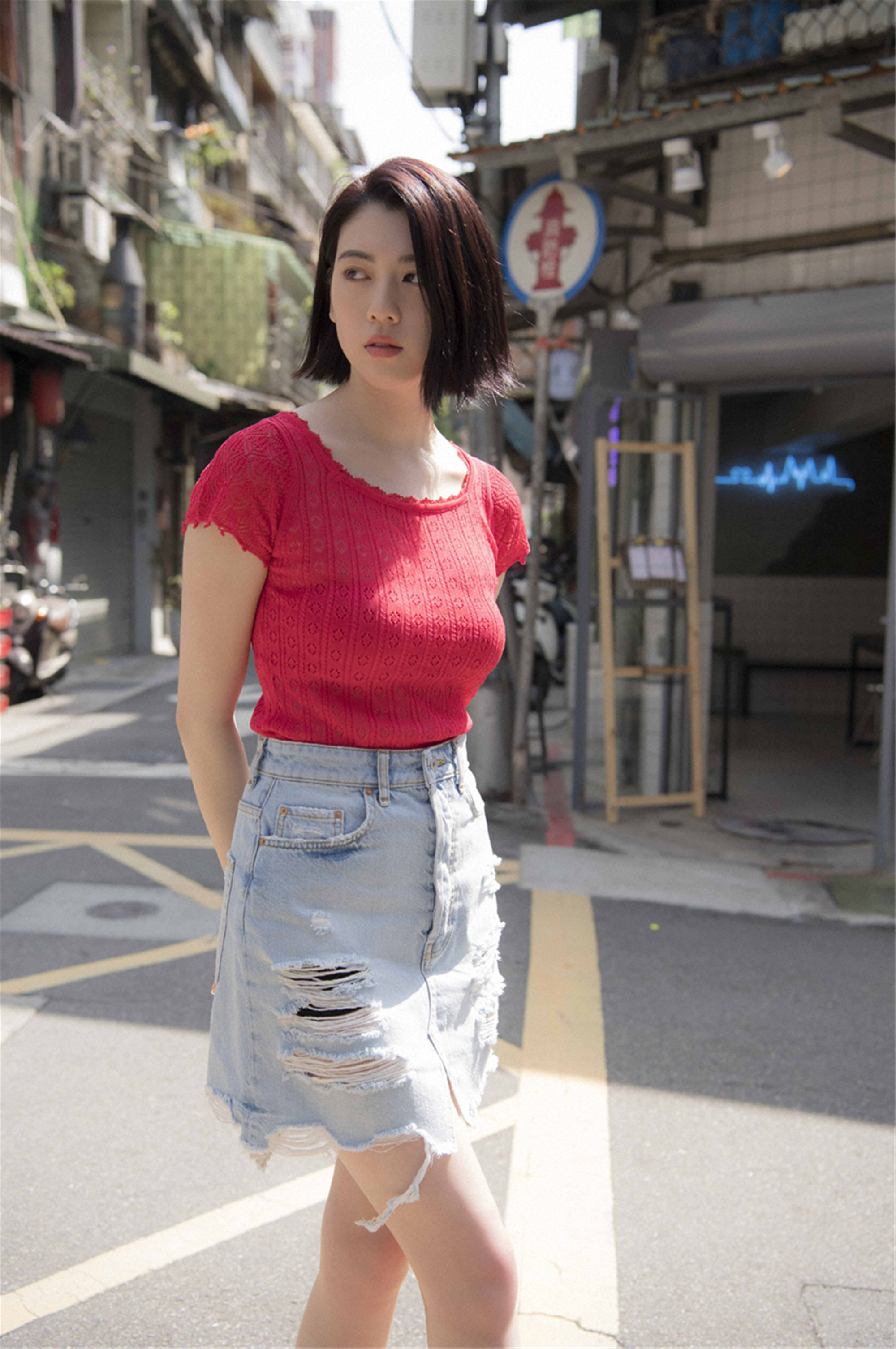 三吉彩花 空をこえて