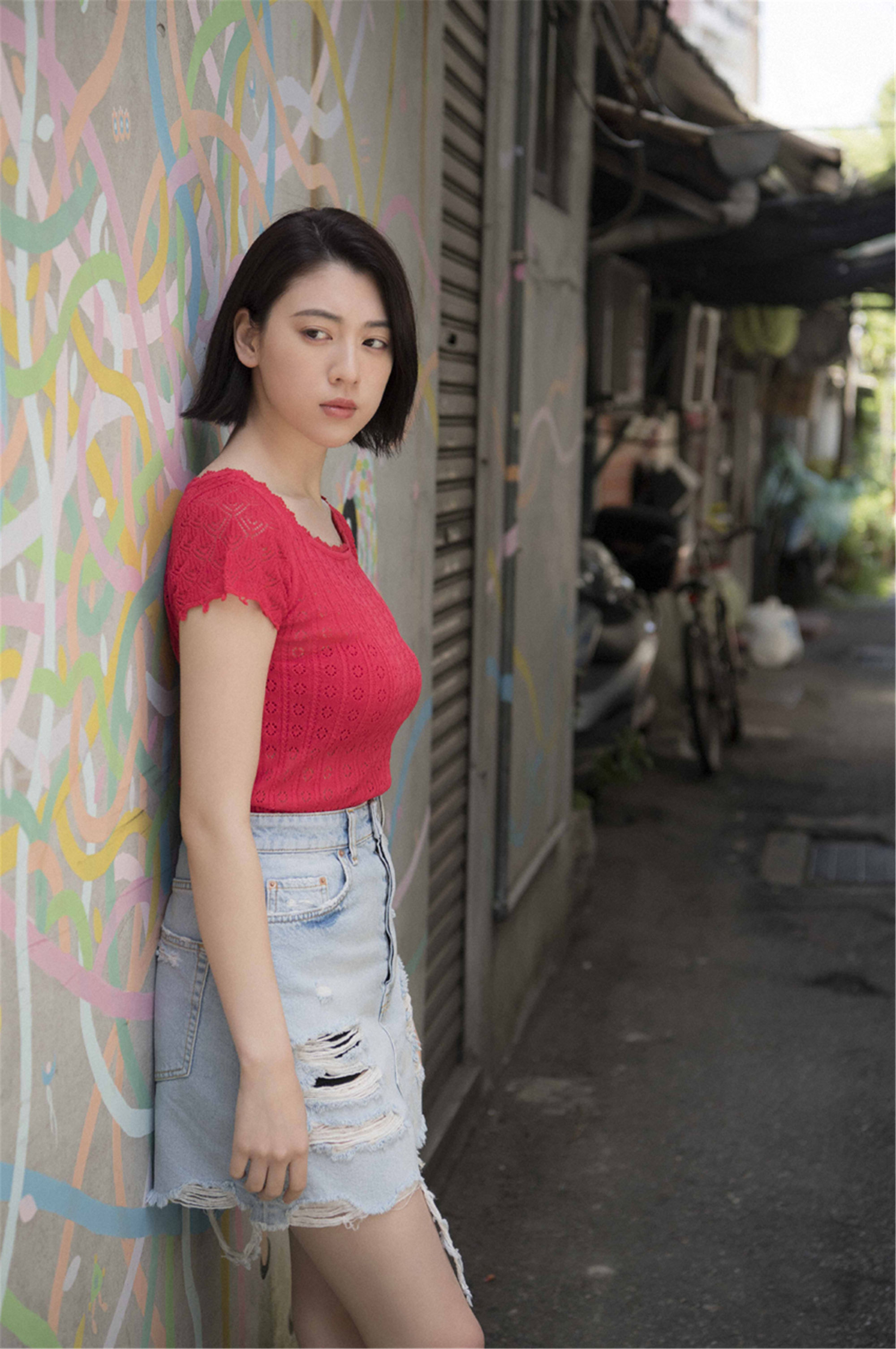 三吉彩花 空をこえて
