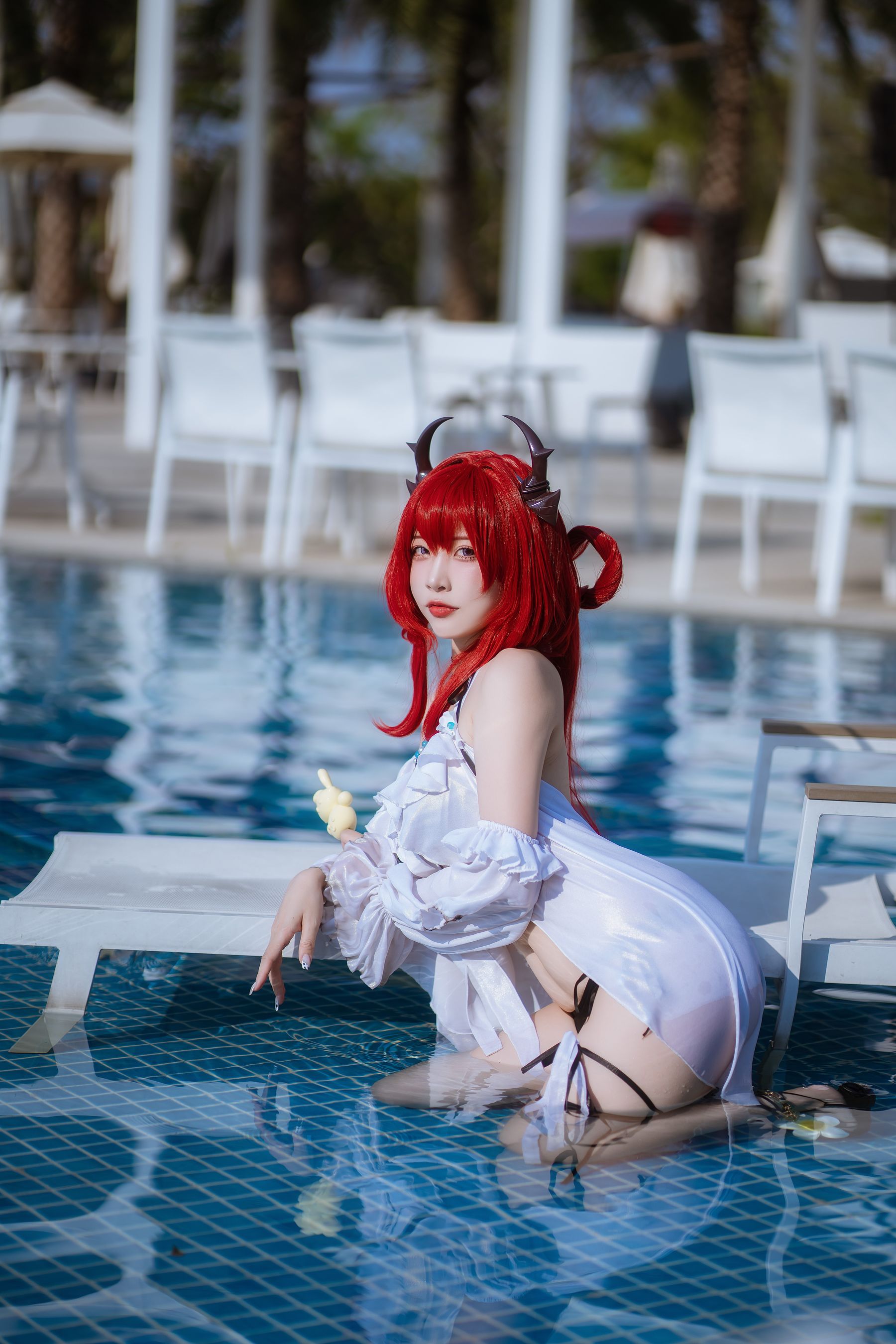 人气Coser 二佐Nisa - 泰拉夏日纪事 史尔特尔泳装