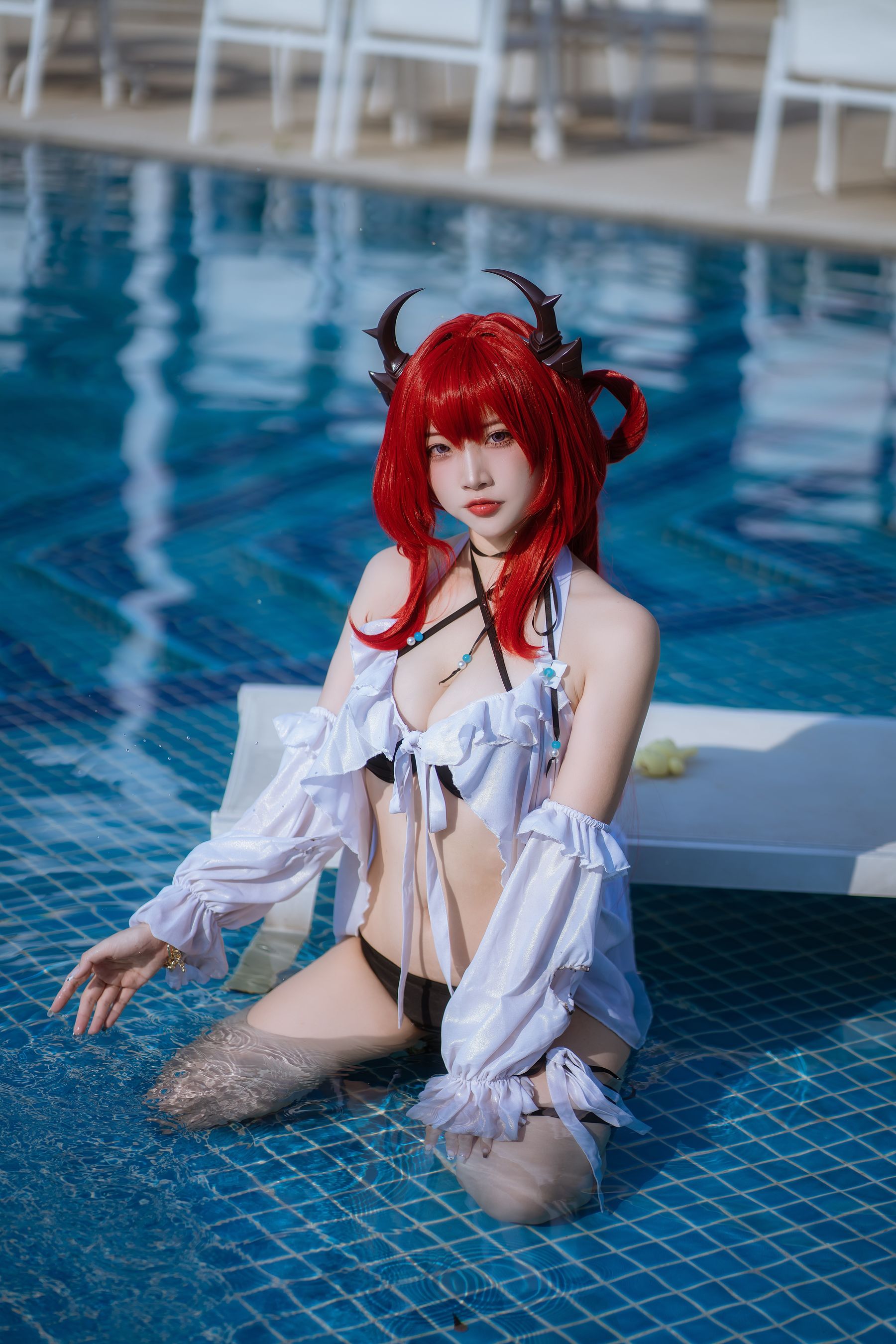 人气Coser 二佐Nisa - 泰拉夏日纪事 史尔特尔泳装