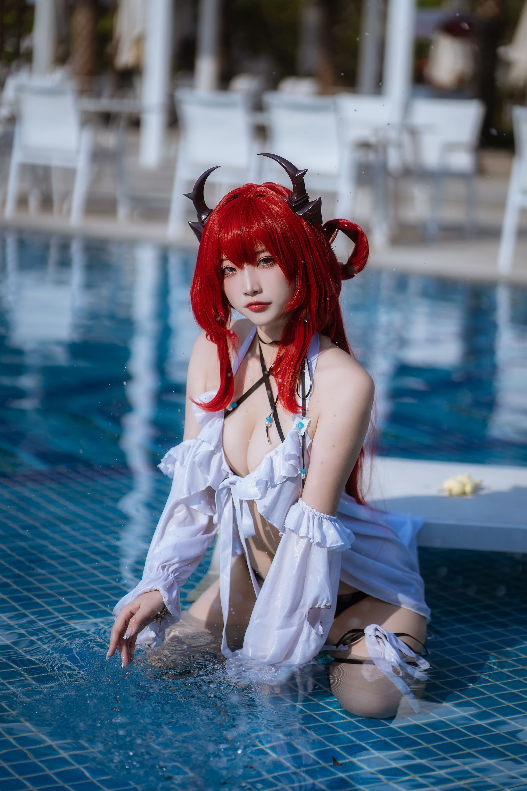 人气Coser 二佐Nisa - 泰拉夏日纪事 史尔特尔泳装