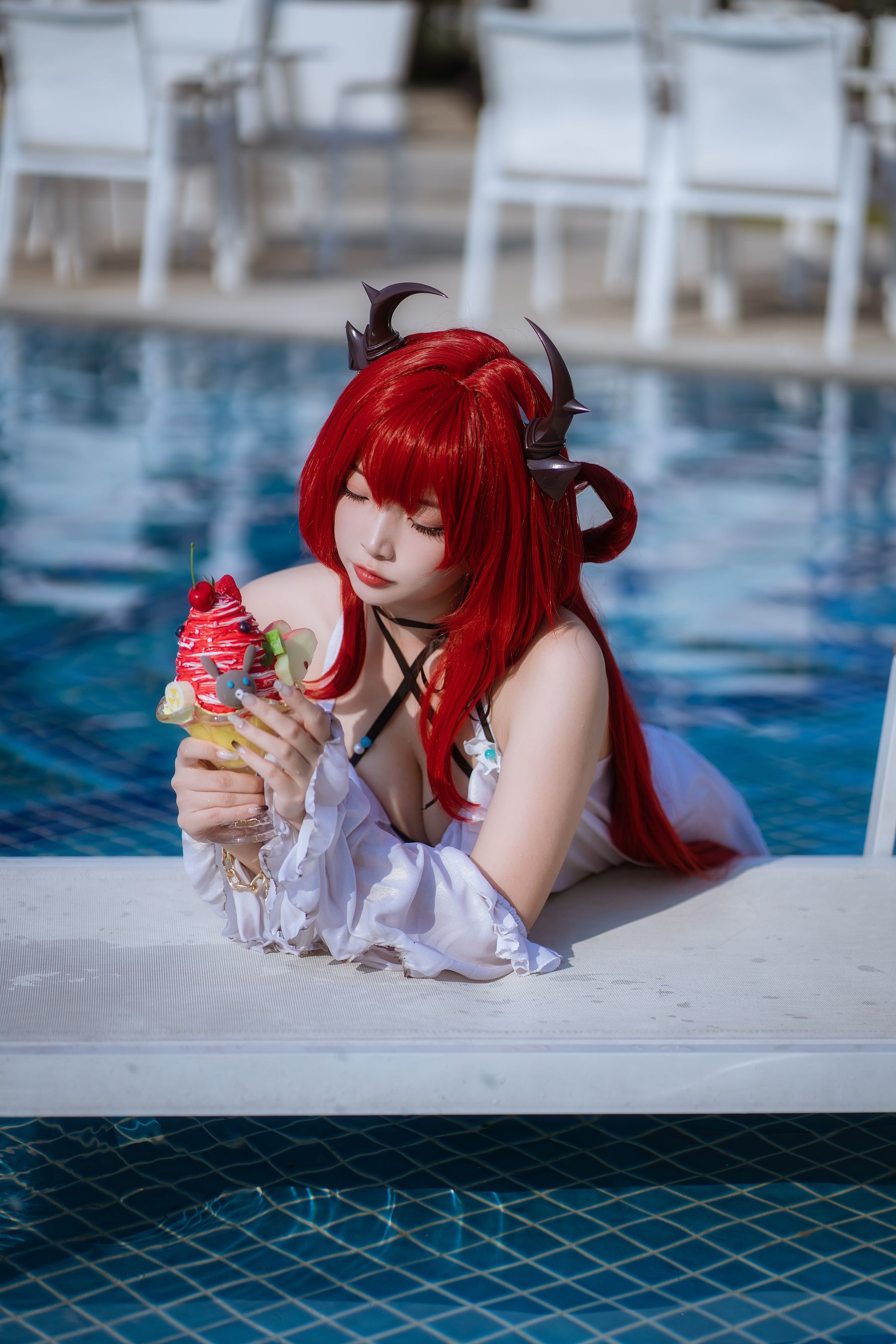 人气Coser 二佐Nisa - 泰拉夏日纪事 史尔特尔泳装