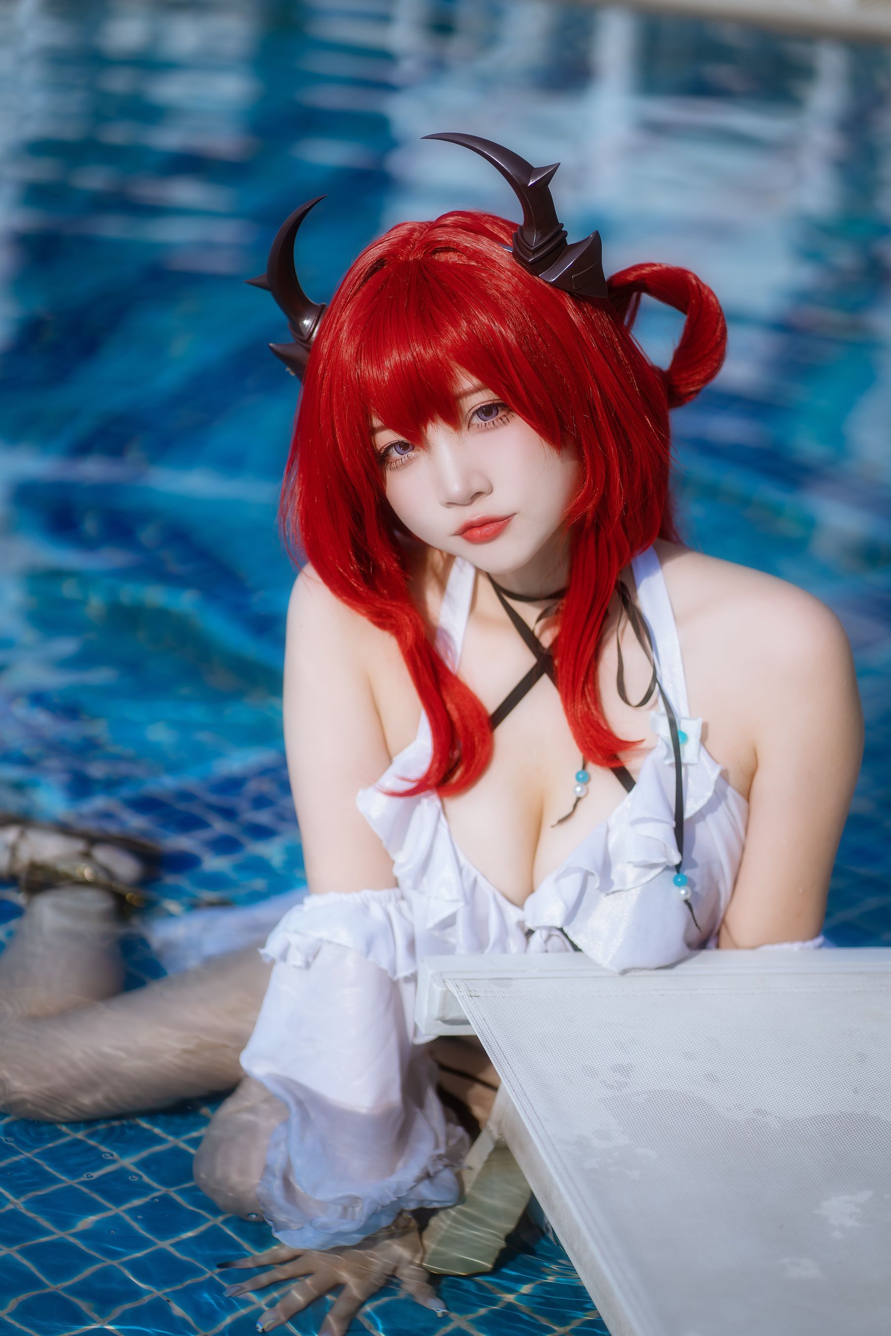 人气Coser 二佐Nisa - 泰拉夏日纪事 史尔特尔泳装