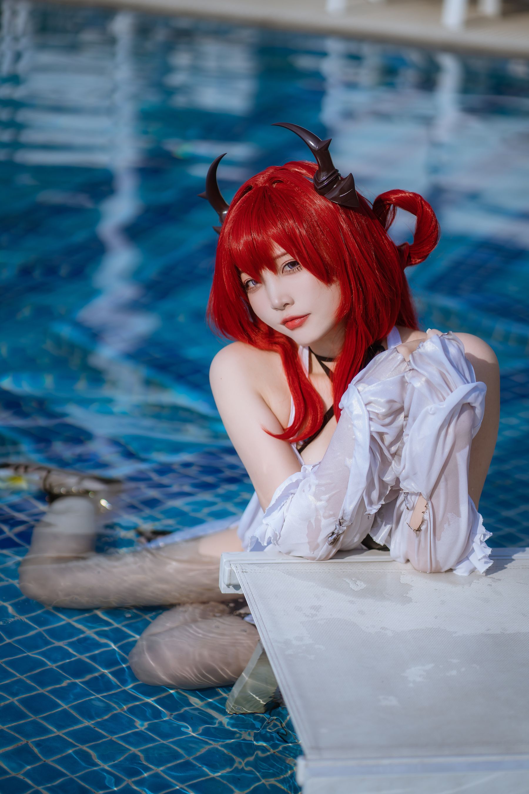 人气Coser 二佐Nisa - 泰拉夏日纪事 史尔特尔泳装