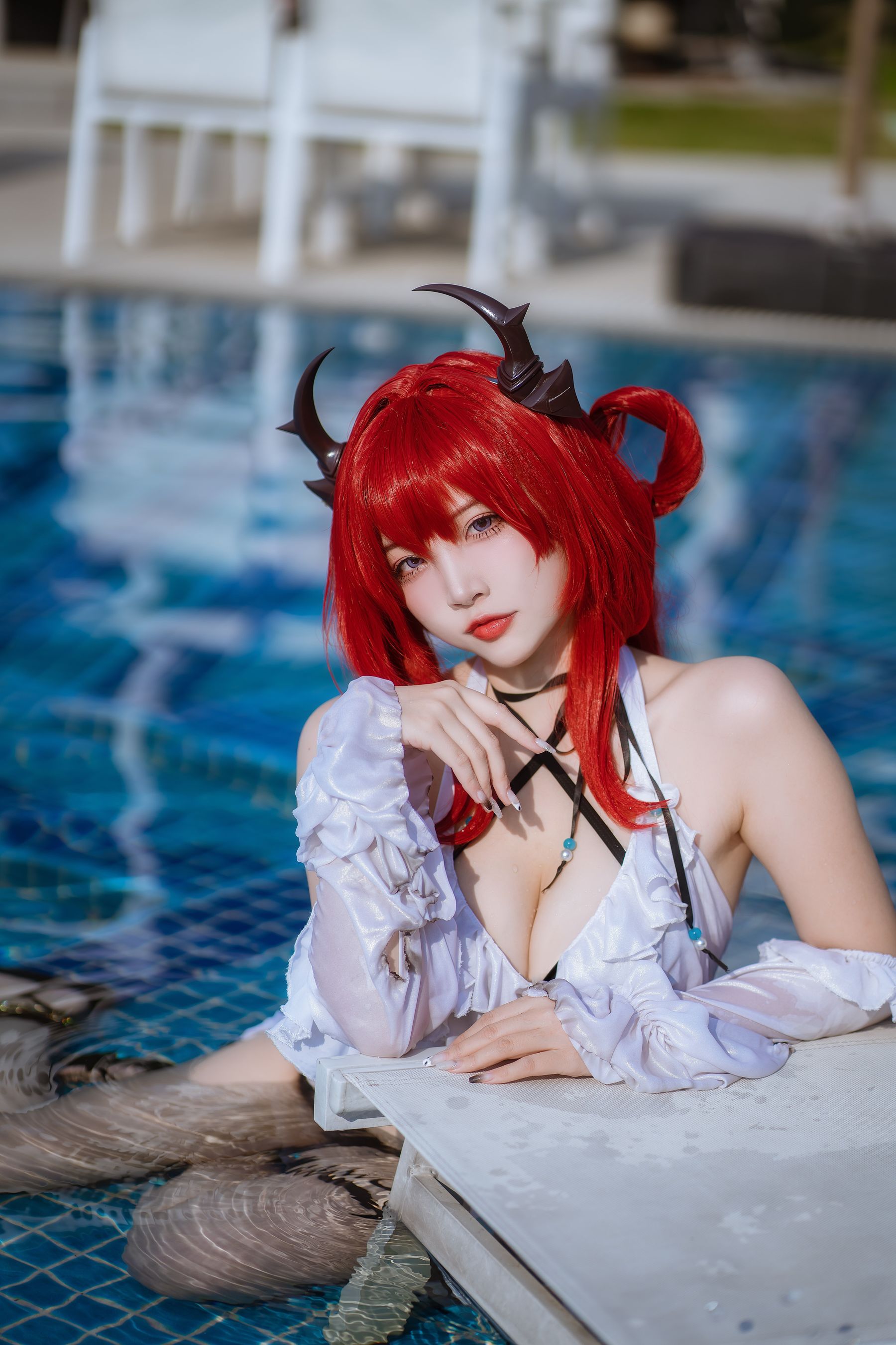 人气Coser 二佐Nisa - 泰拉夏日纪事 史尔特尔泳装