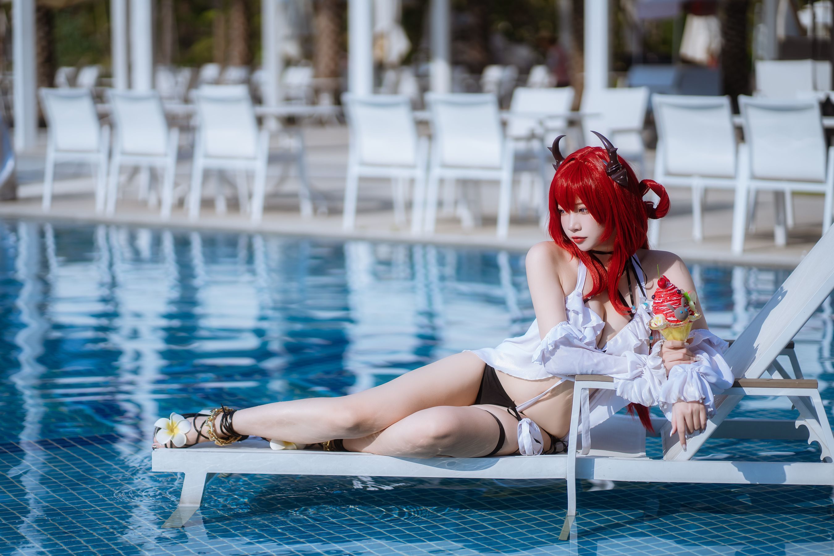 人气Coser 二佐Nisa - 泰拉夏日纪事 史尔特尔泳装