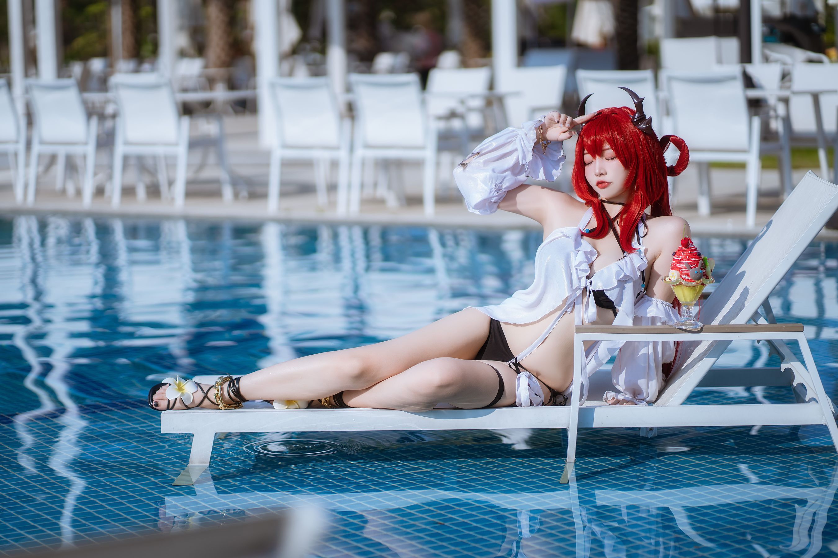 人气Coser 二佐Nisa - 泰拉夏日纪事 史尔特尔泳装