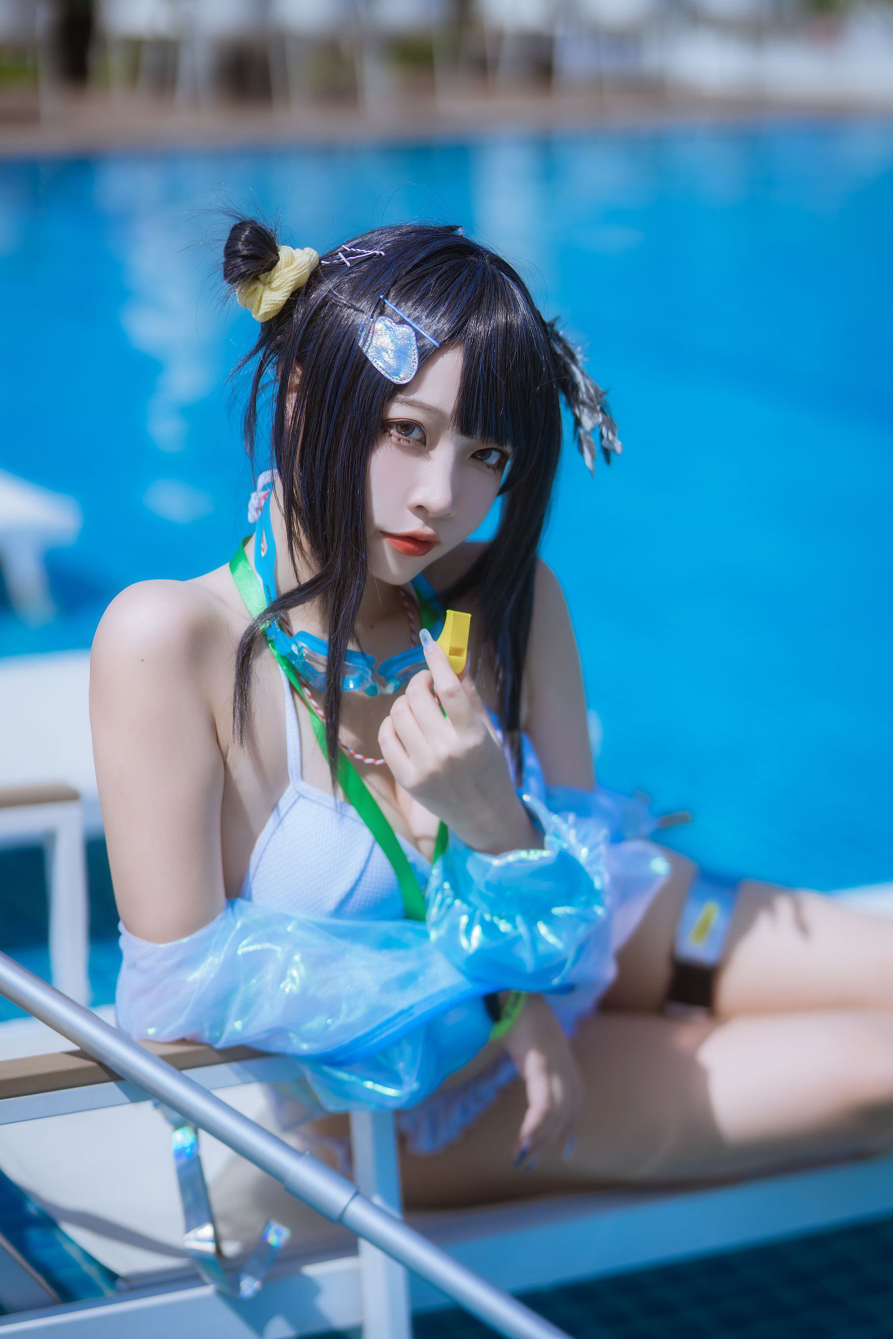 人气Coser 二佐Nisa - 泰拉夏日纪事 方舟羽毛笔泳装