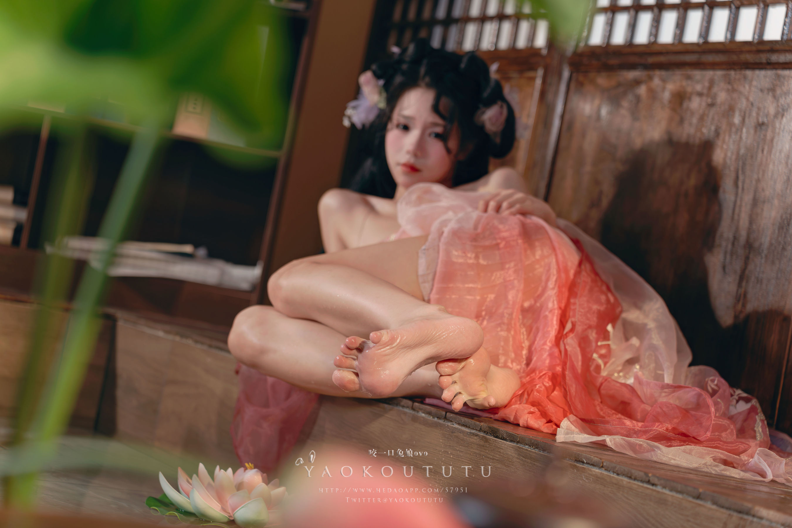 咬一口兔娘 - 游园惊梦