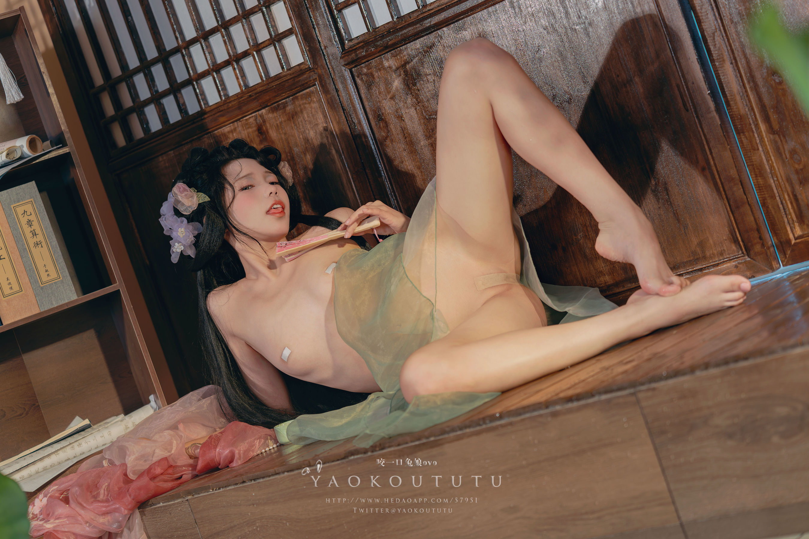 咬一口兔娘 - 游园惊梦